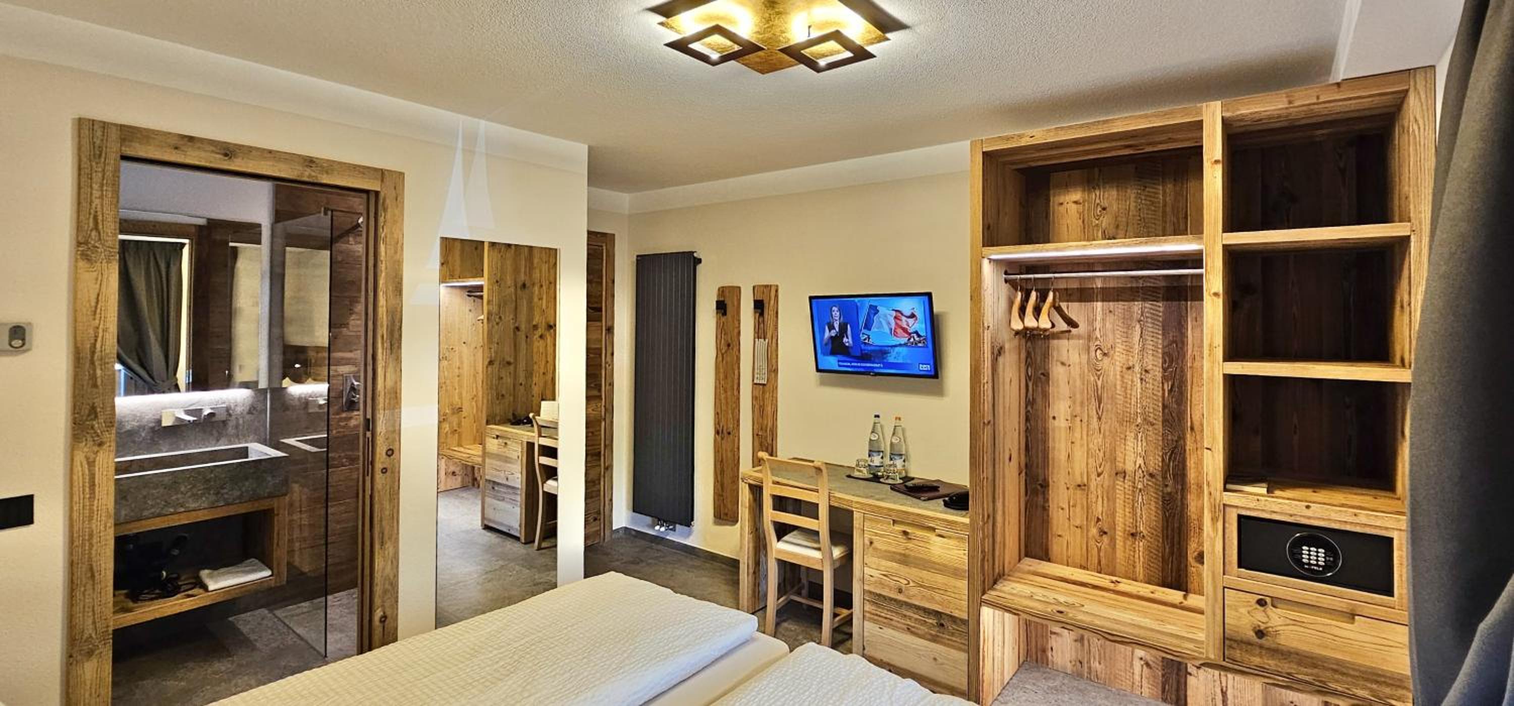 Double or Twin Room - Photo 6