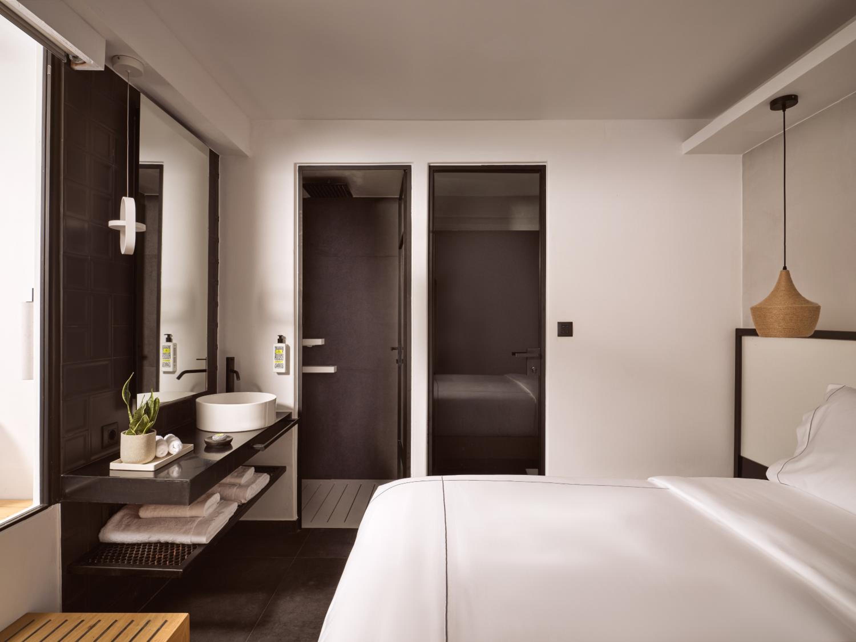 Two-Bedroom Suite with Pool  - Photo 3