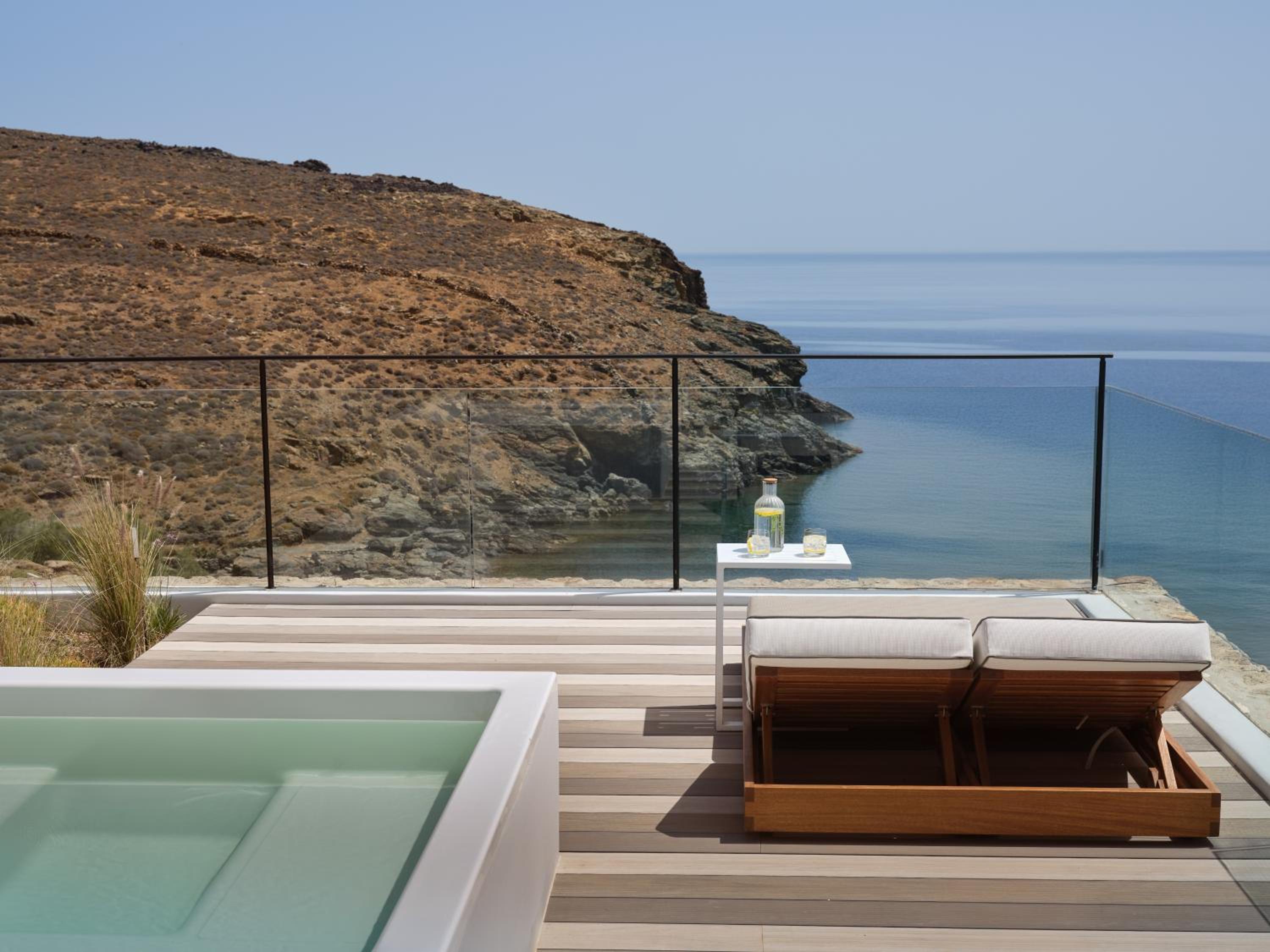Panoramic King Suite with Spa - Photo 4