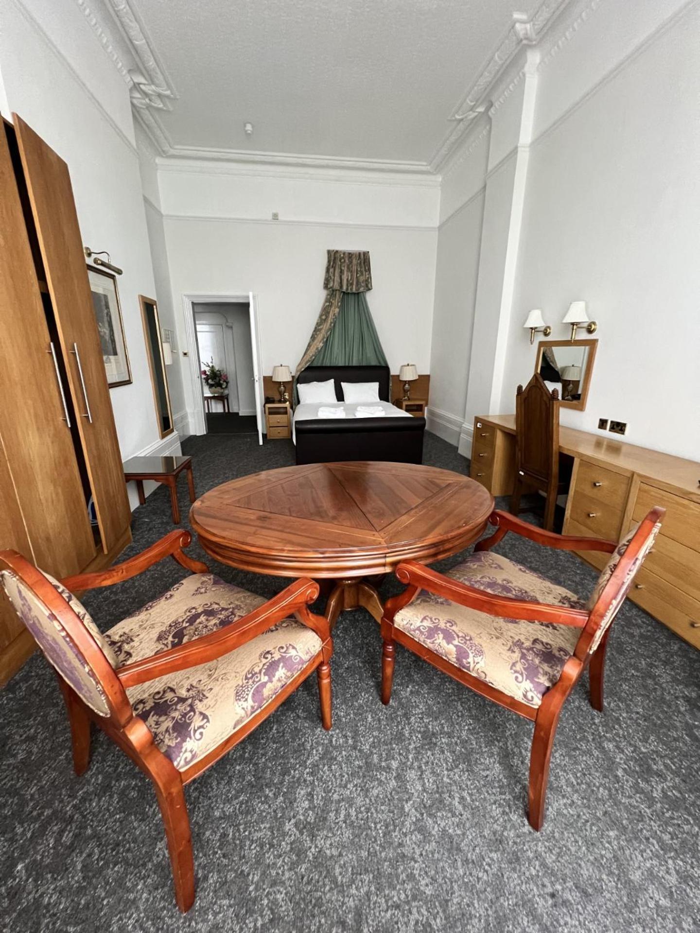One-Bedroom Suite - Photo 1