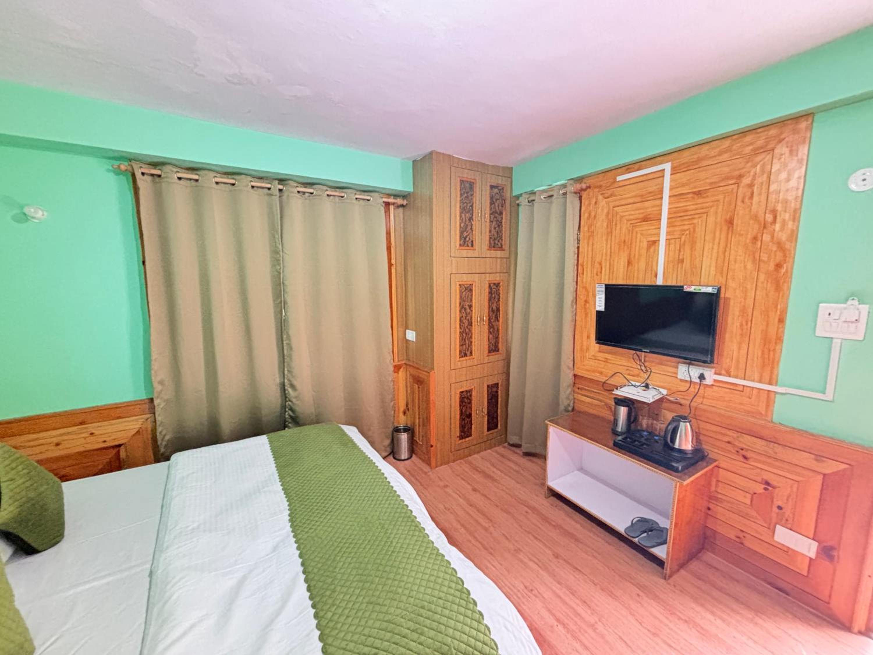 Deluxe Family Room