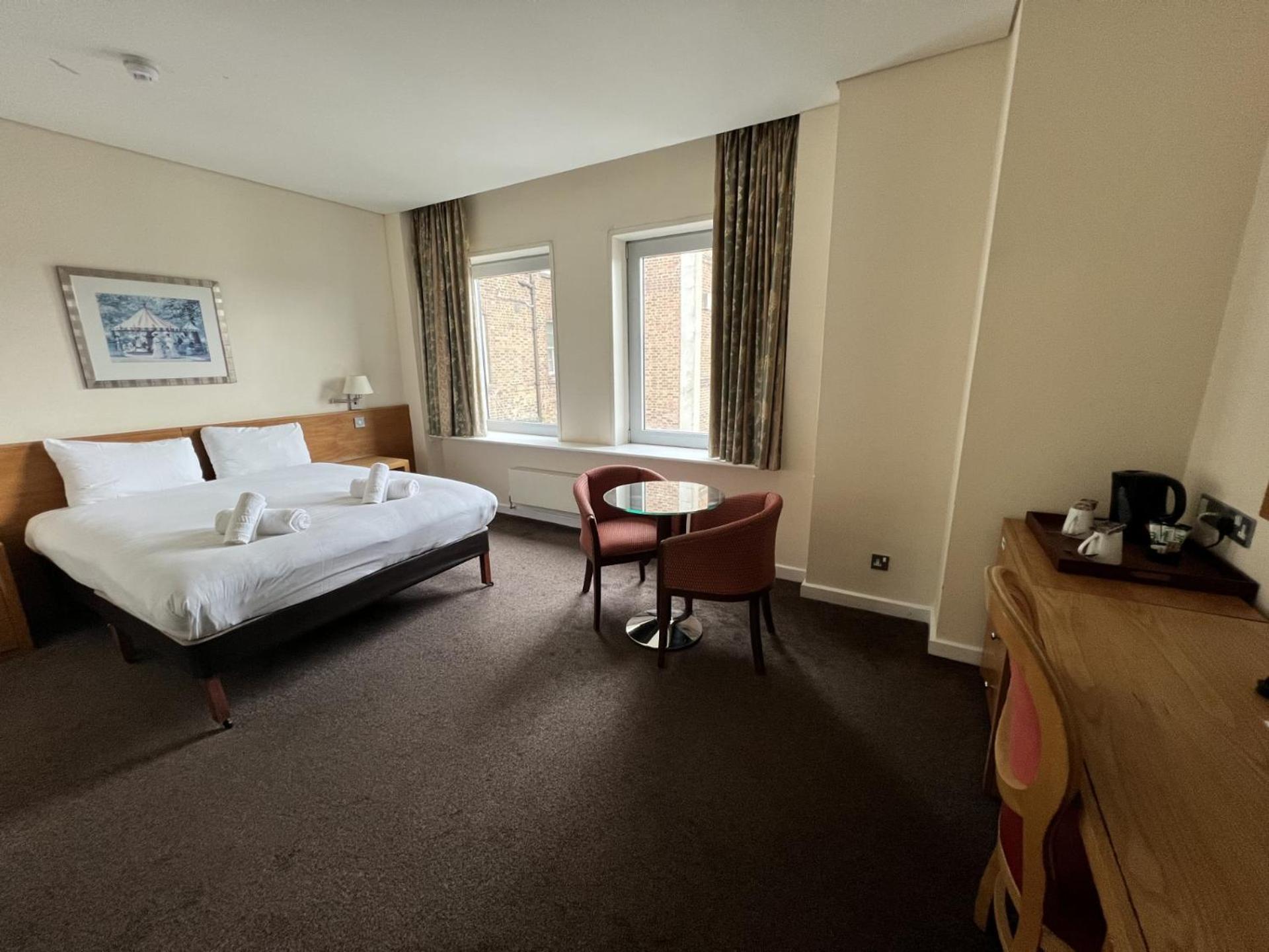 Double Room - Photo 5