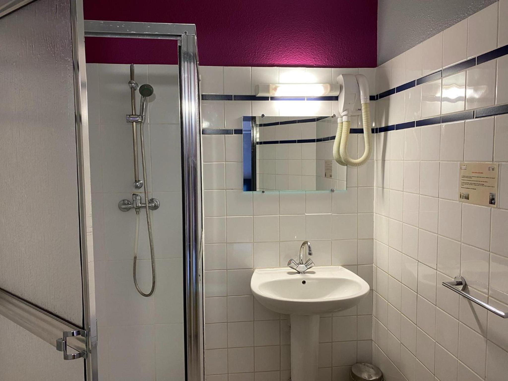 Double Room - Photo 2