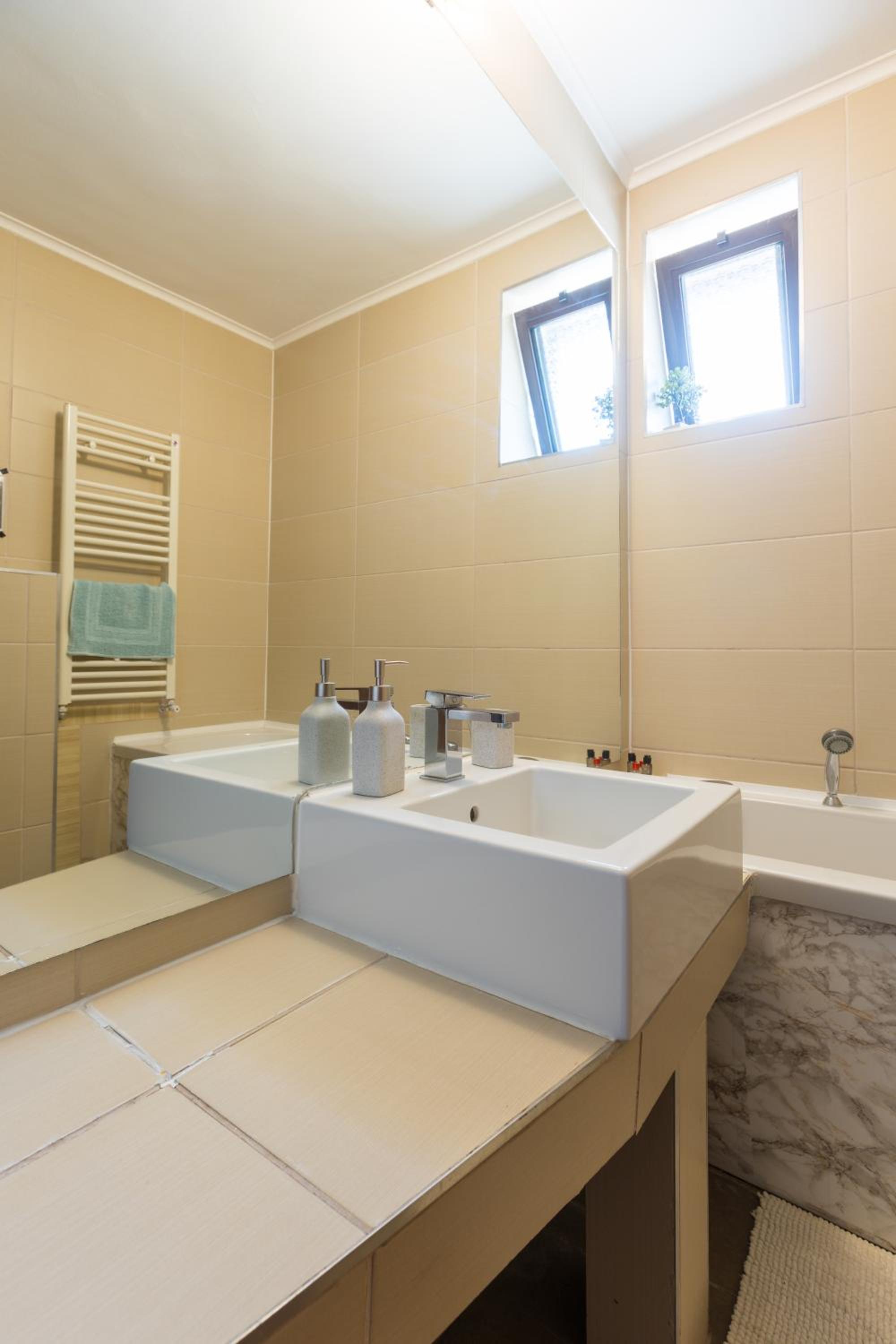 Double Room with Mountain View - Photo 11