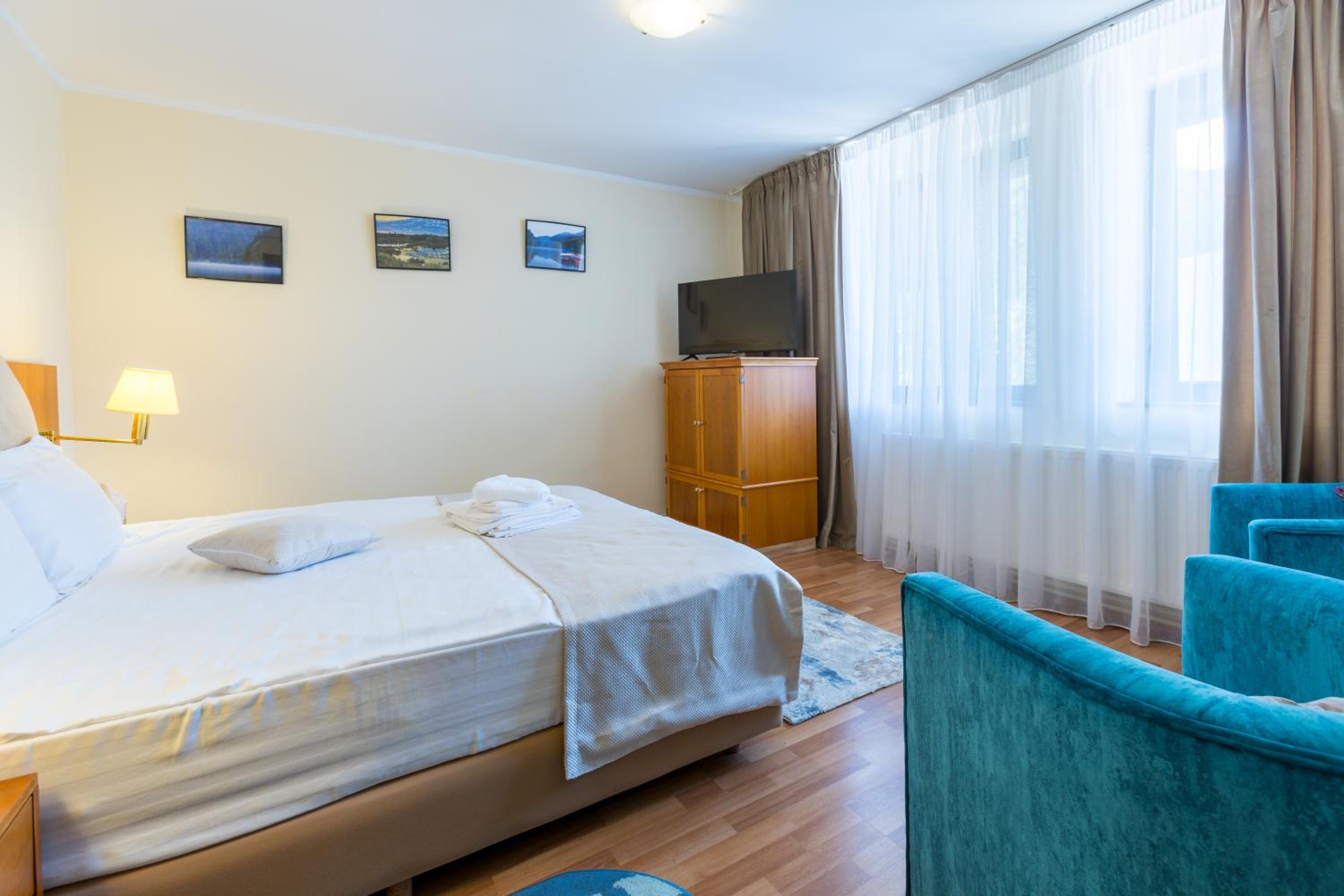 Double Room with Mountain View - Photo 8