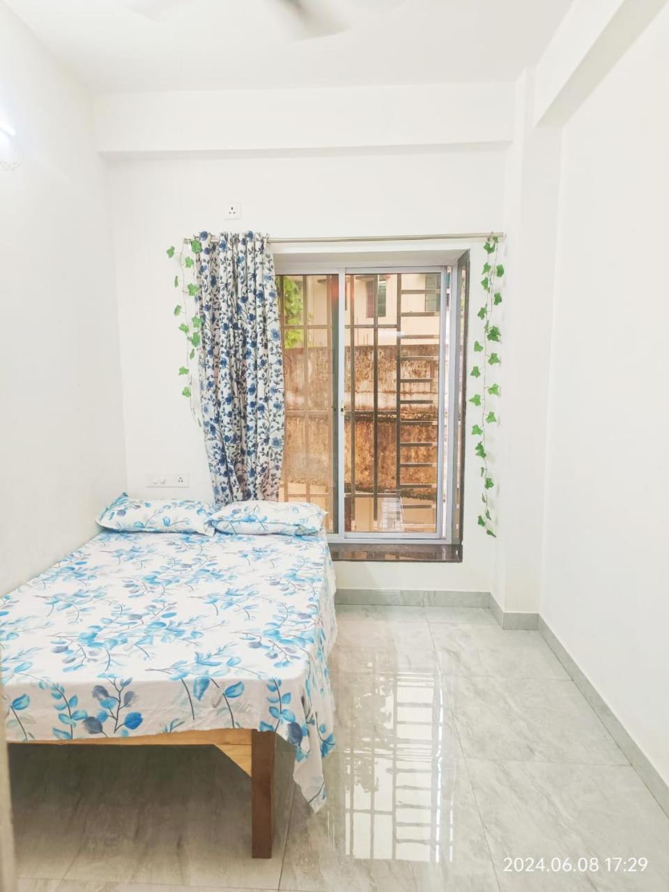 Budget Single Room photo 3