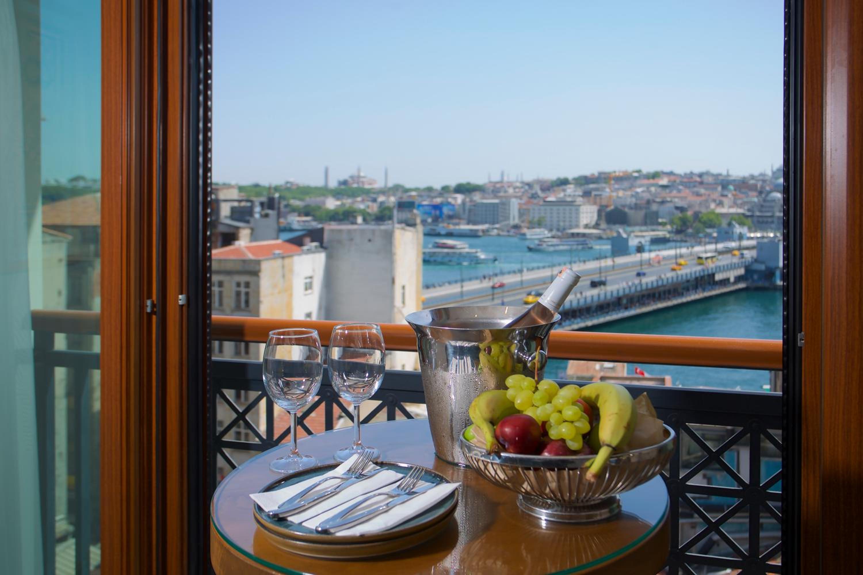 Double or Twin Room with Sea View photo 2