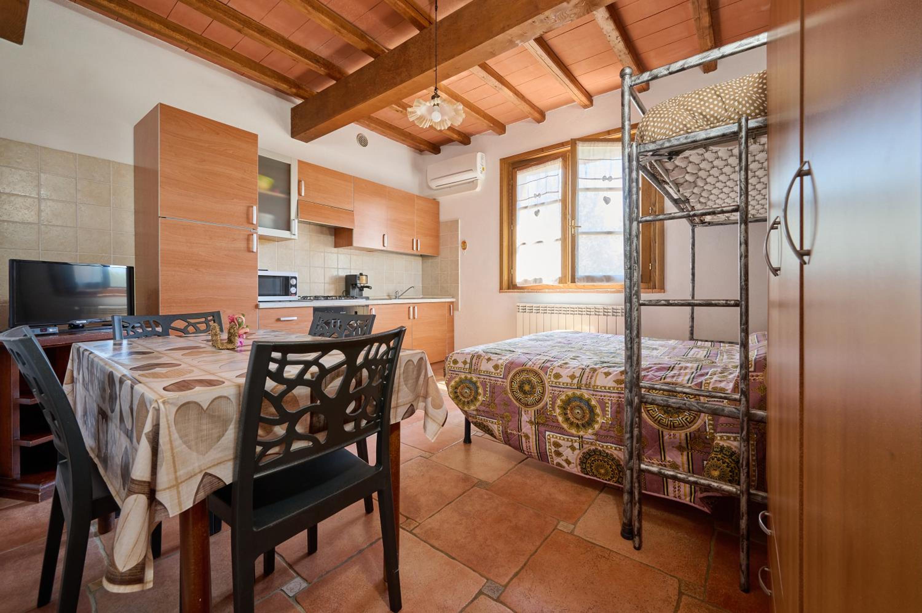 One-Bedroom Apartment with Garden View photo 1