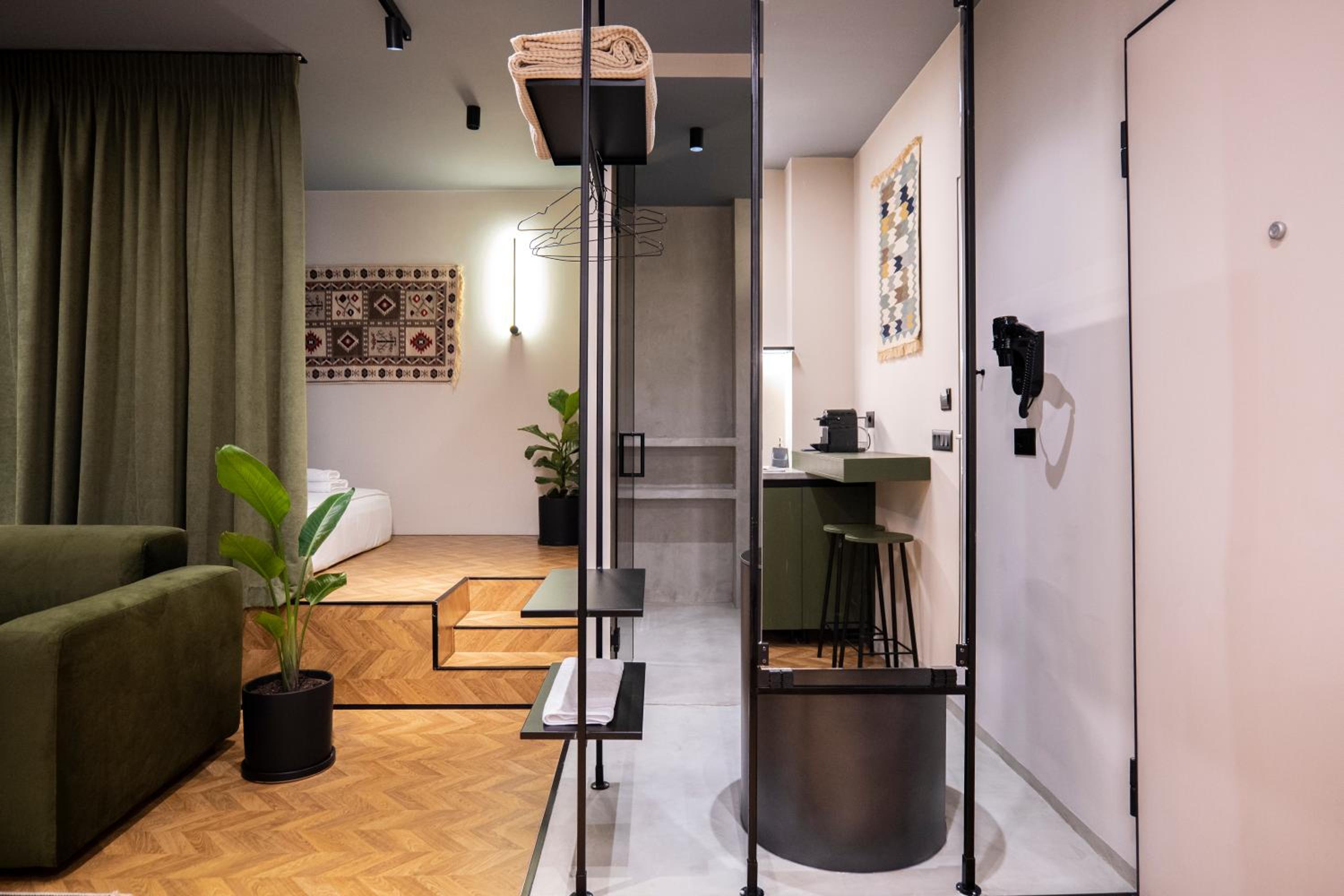 Deluxe Double Studio