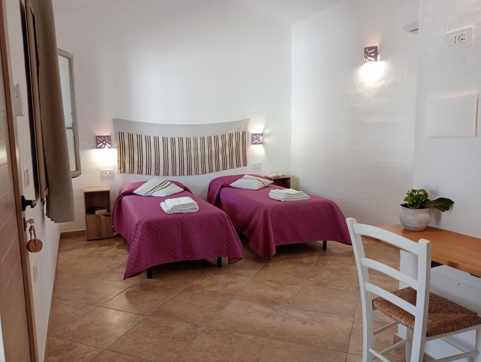 Large Double or Twin Room photo 2
