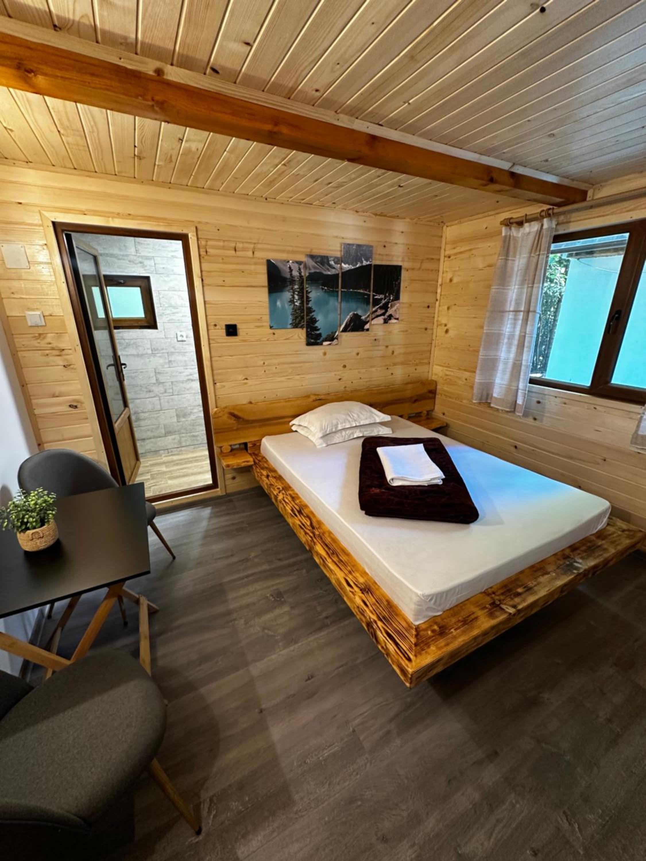 Deluxe Double Room with Shower - Photo 1