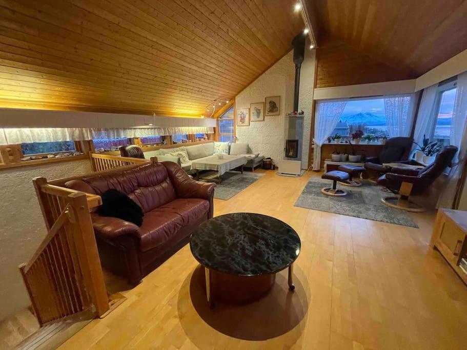 Three-Bedroom Apartment photo 1