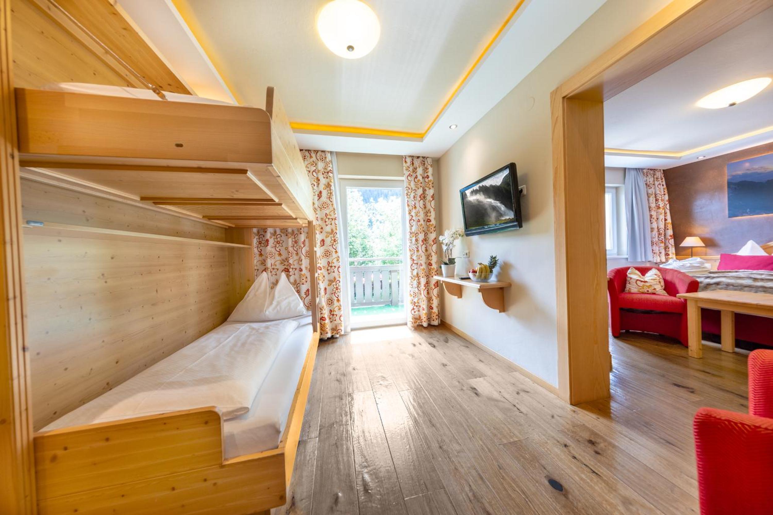 Family Suite with Balcony photo 3