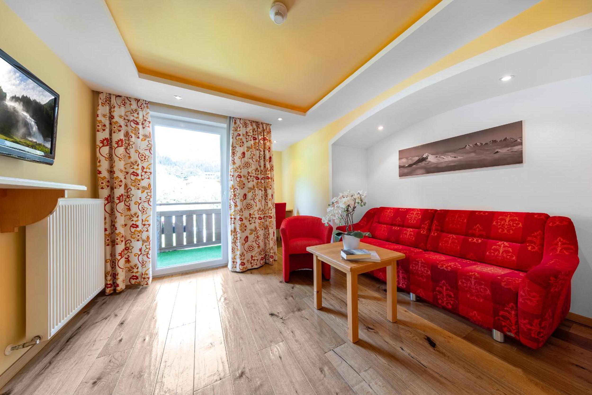 Family Suite with Balcony photo 2