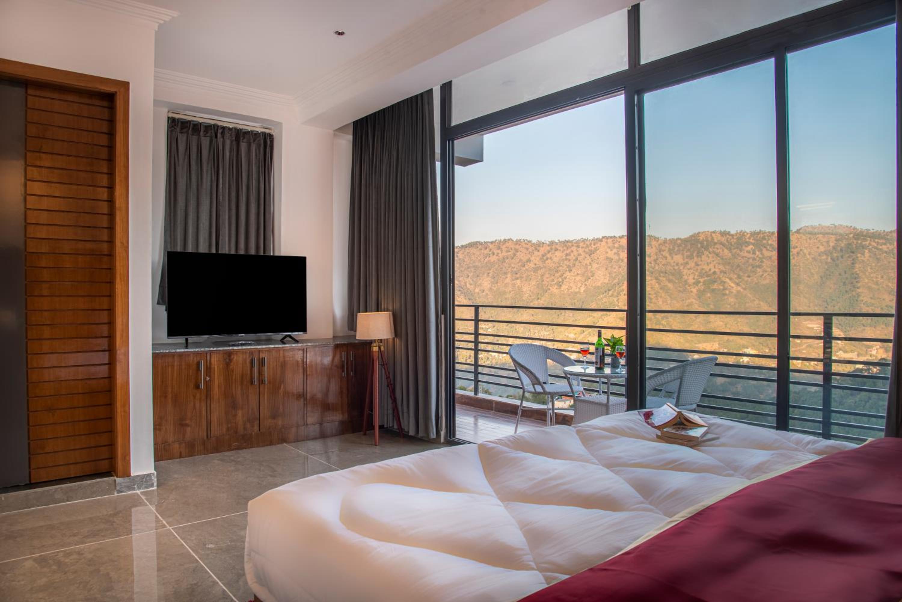 Apartment With Mountain View photo 1