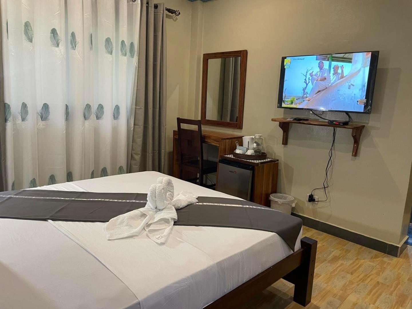 Deluxe Double Room with Sea View - Photo 3