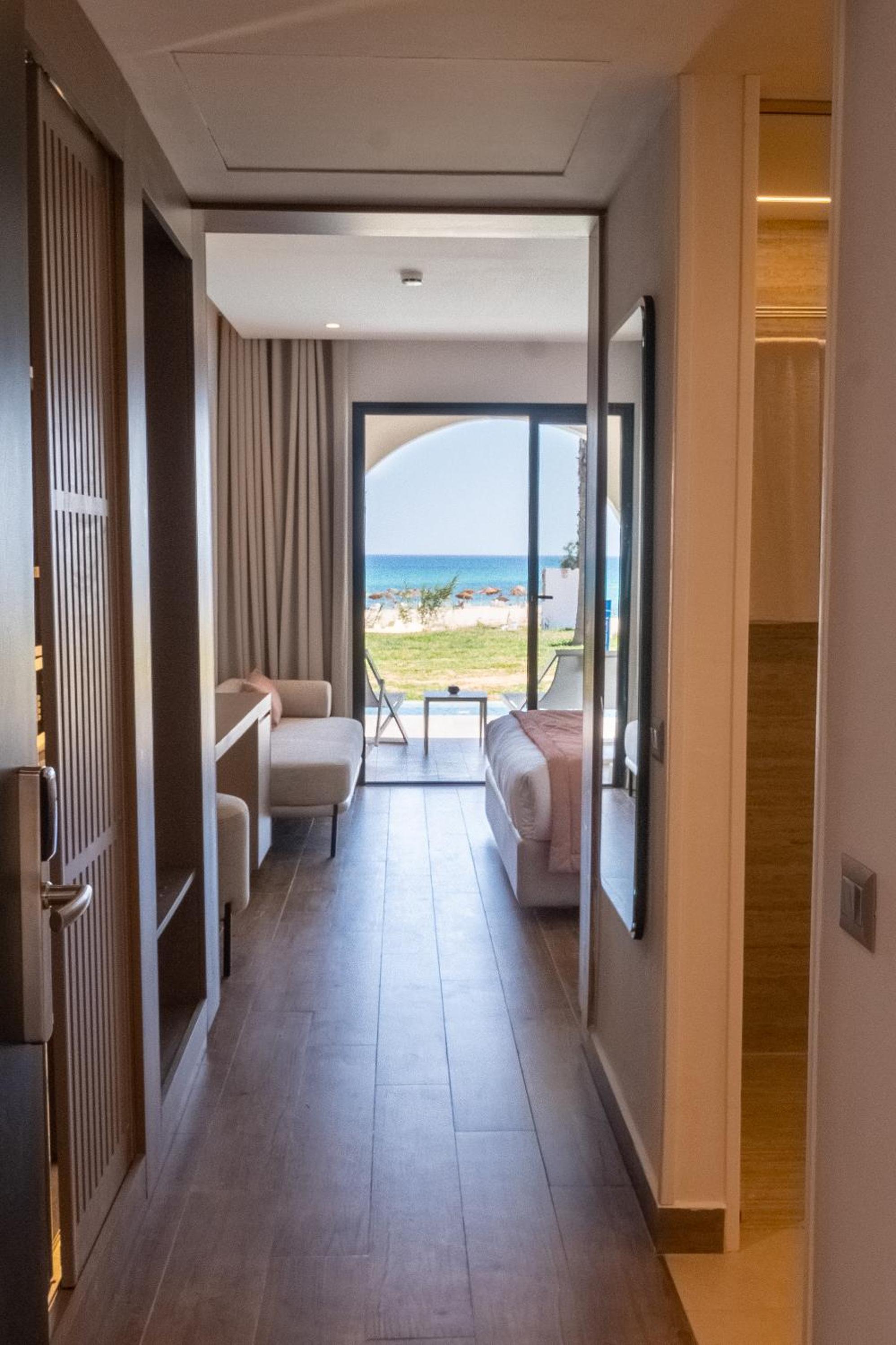 Double Room with Sea View photo 2