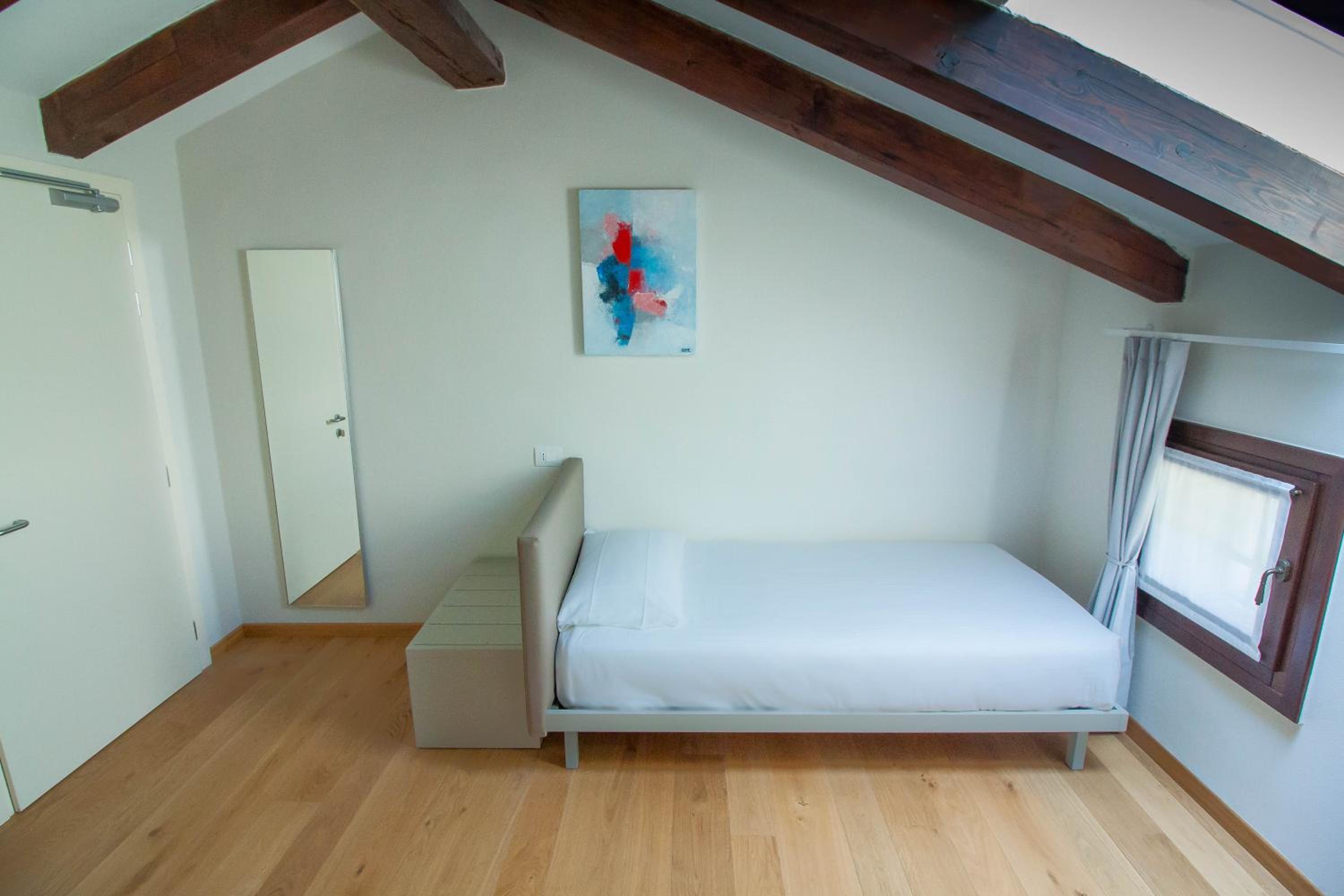 Economy Single Room
