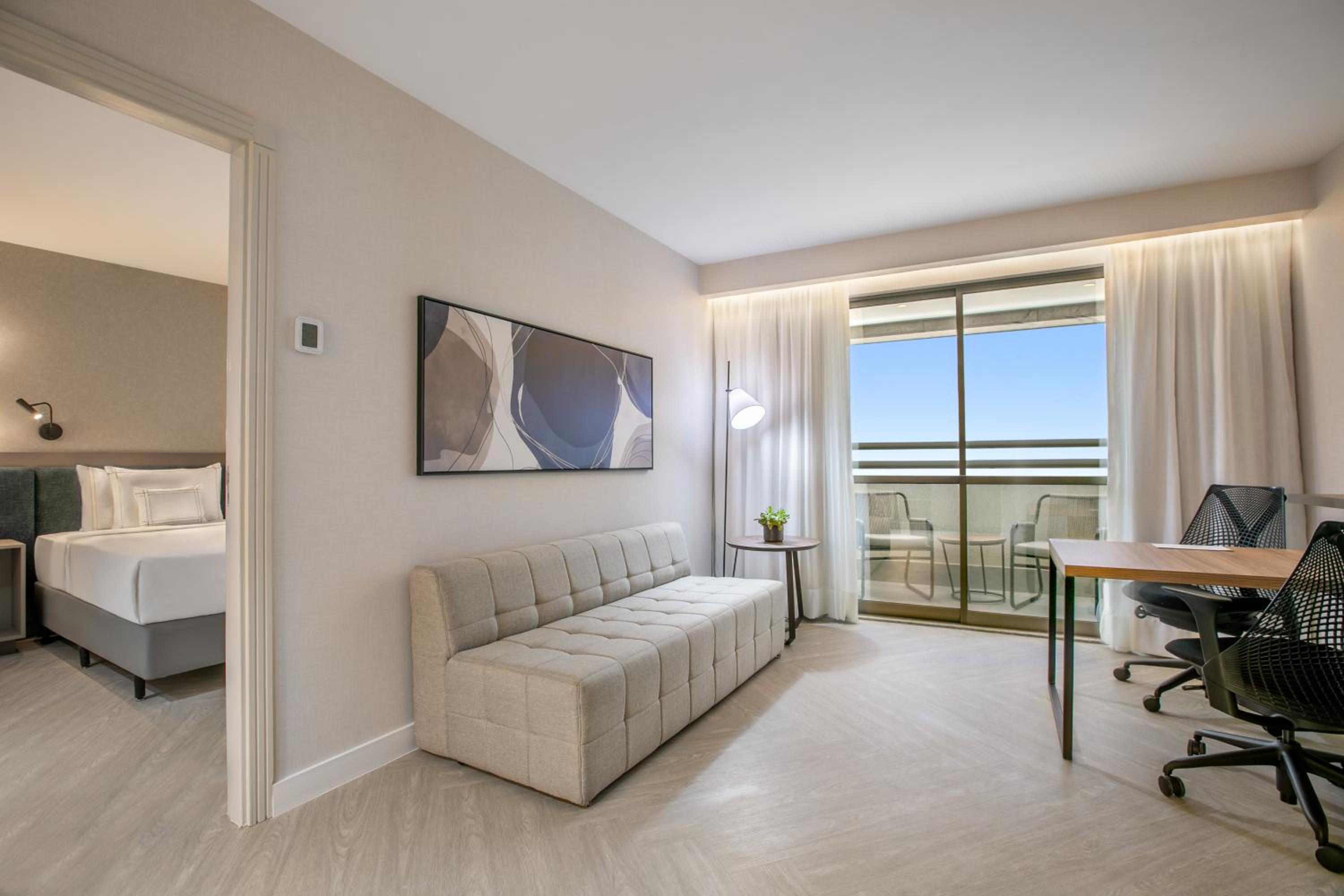 The Level Suite with Executive Lounge Access
