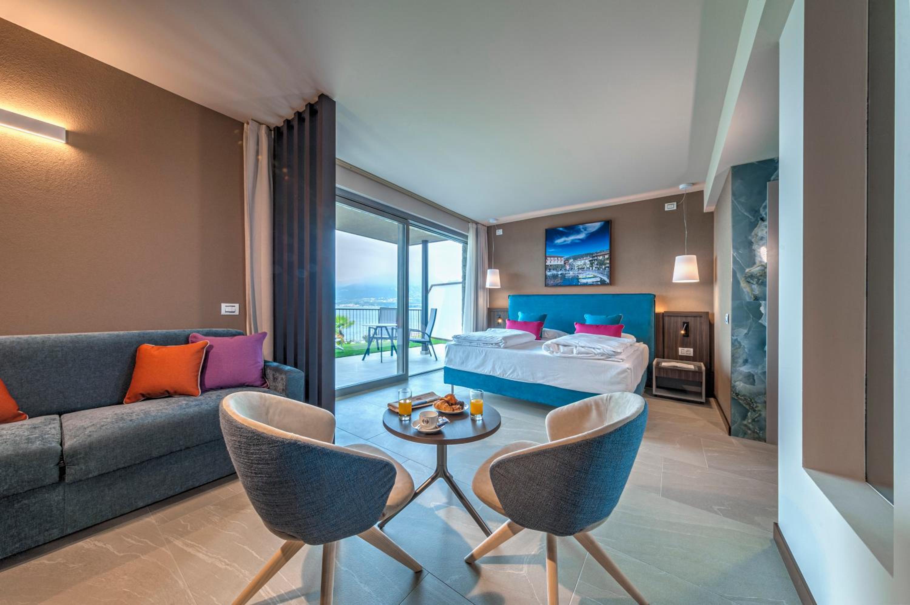 Junior Suite with Terrace and Lake View
