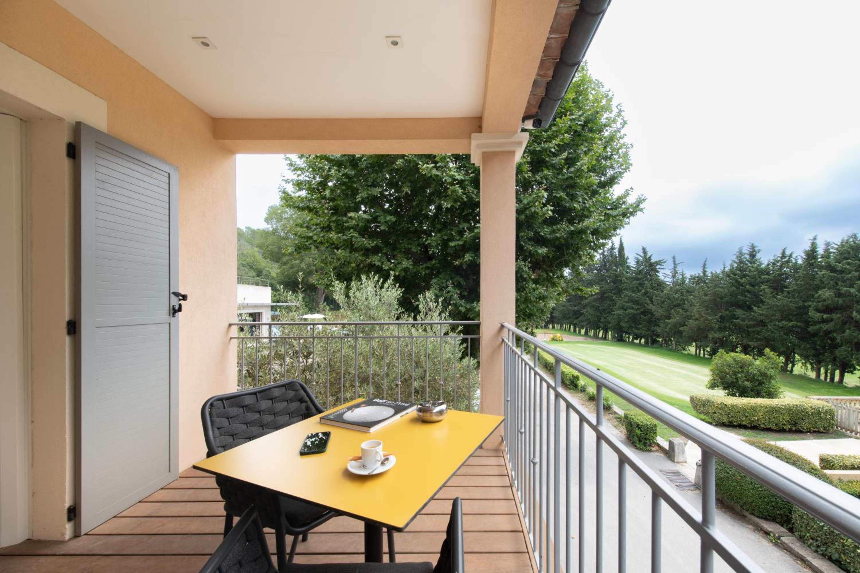Deluxe Room with Terrace - Photo 11