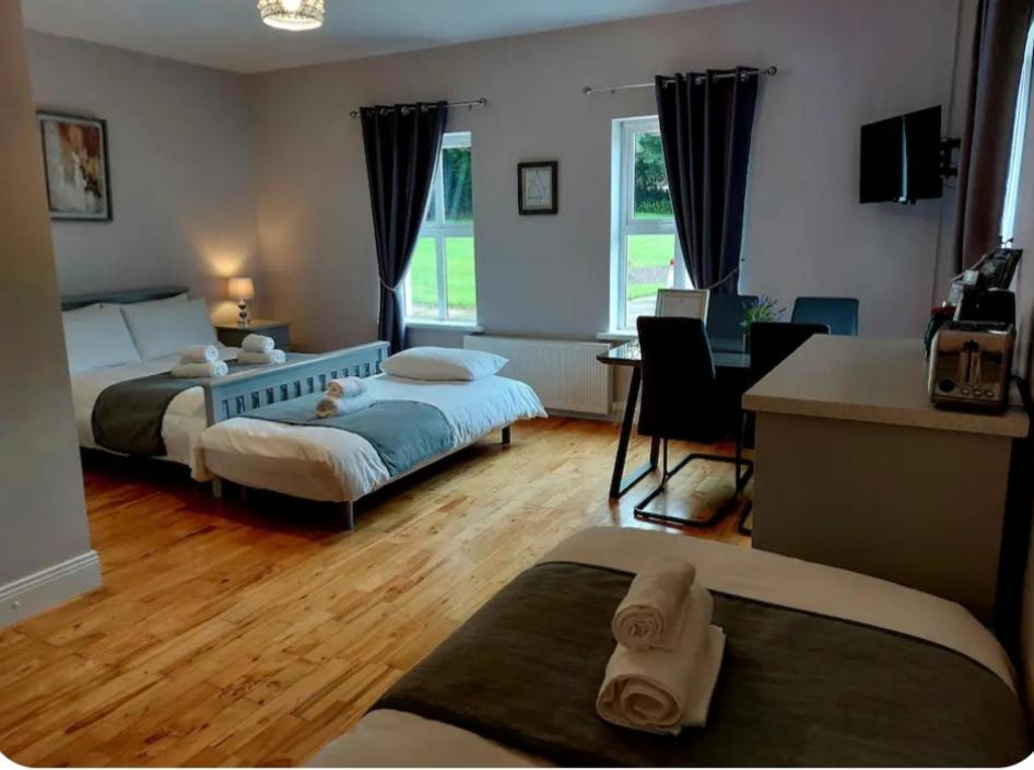 Double or Twin Room with Mountain View photo 2