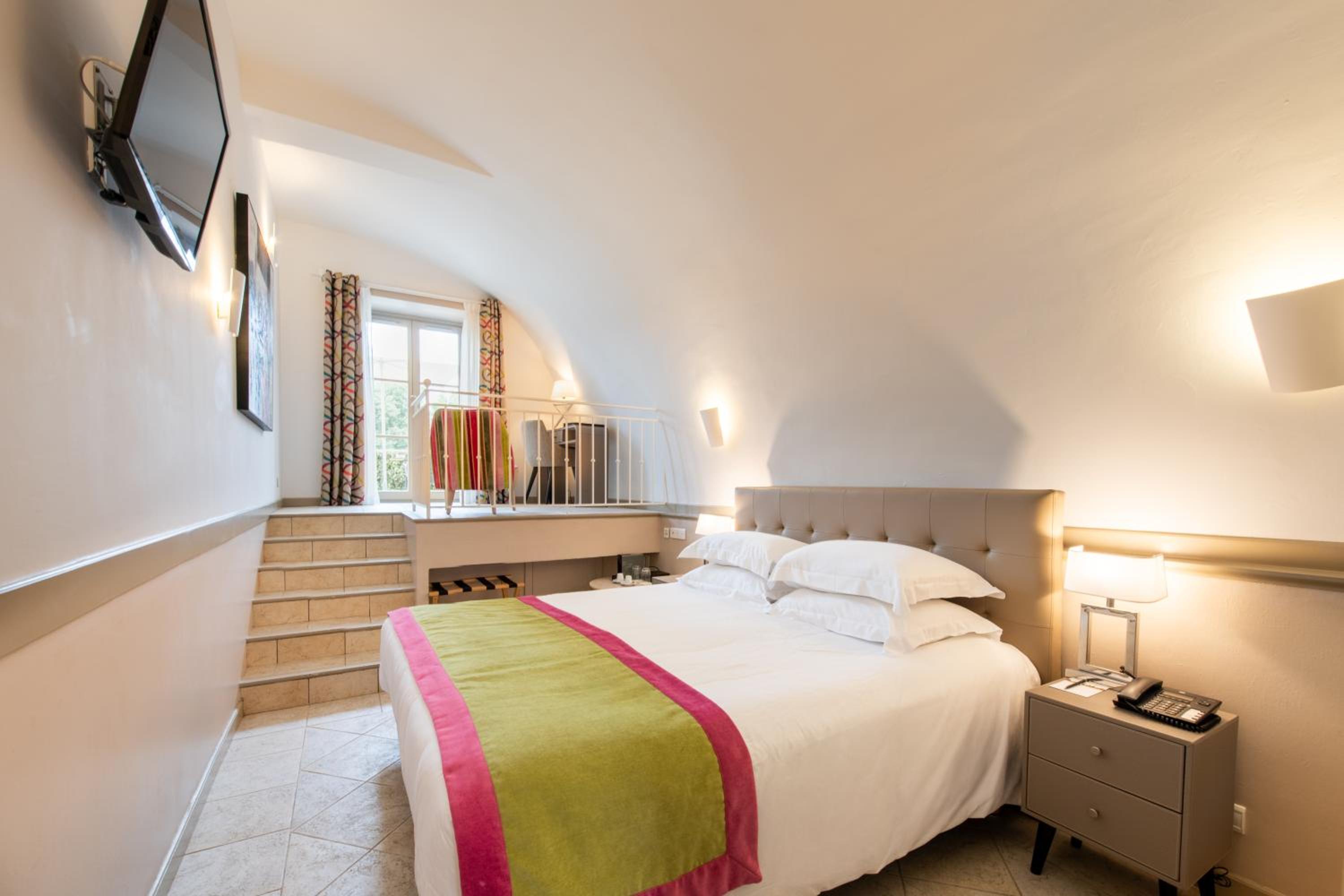 Deluxe Room with Terrace - Photo 3