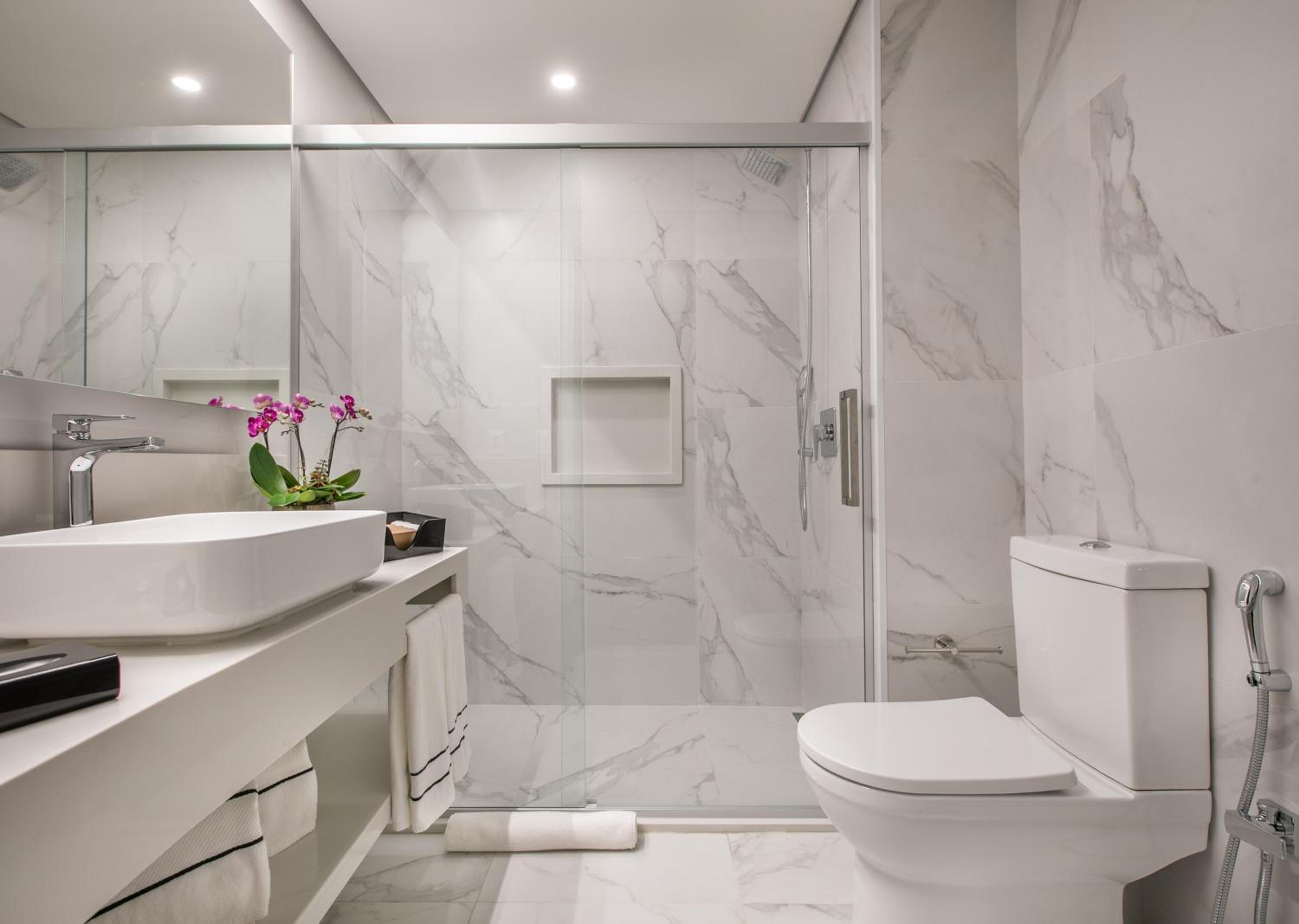 The Level Suite with Executive Lounge Access thumbnail 6