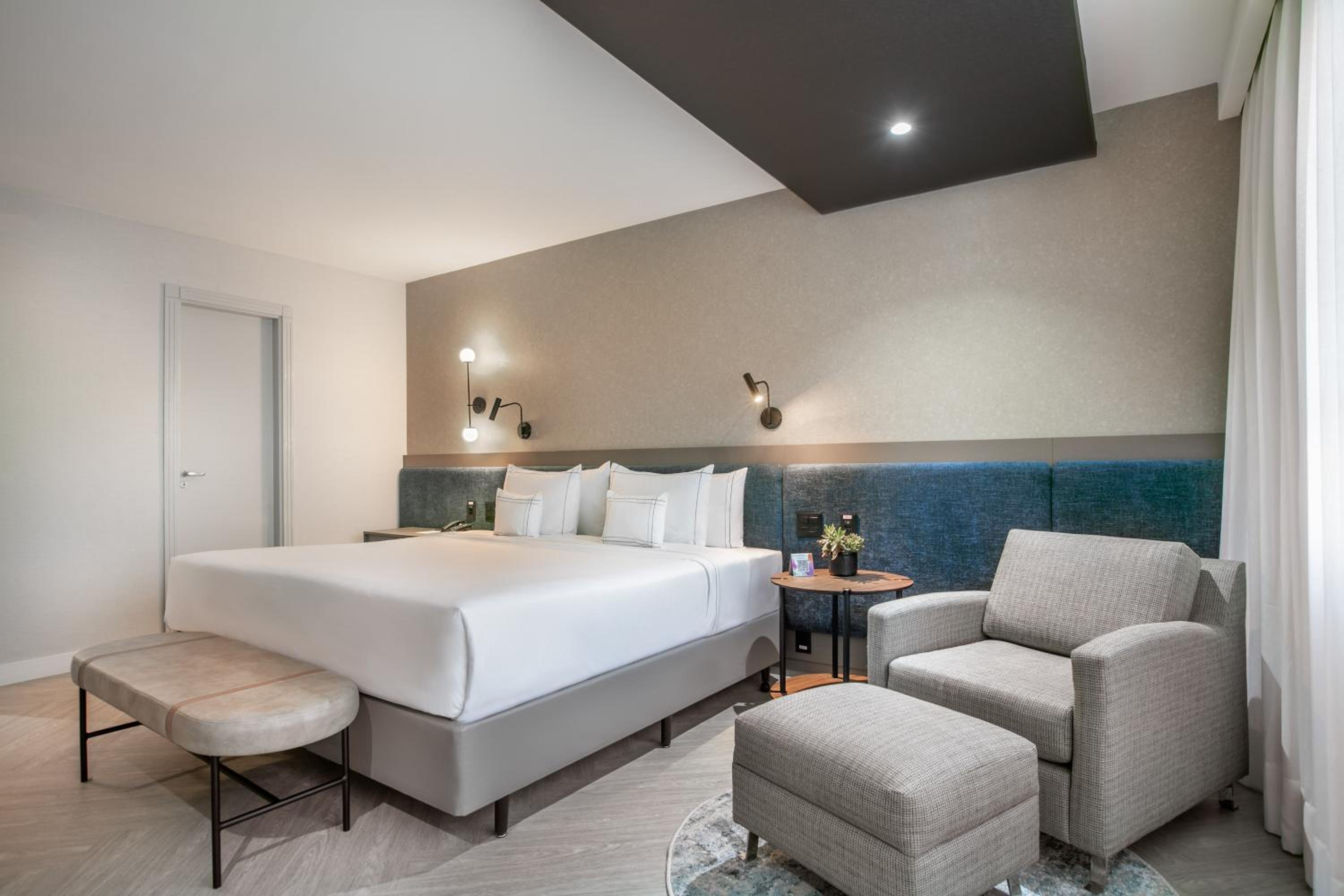 The Level Premium with Executive Lounge Access