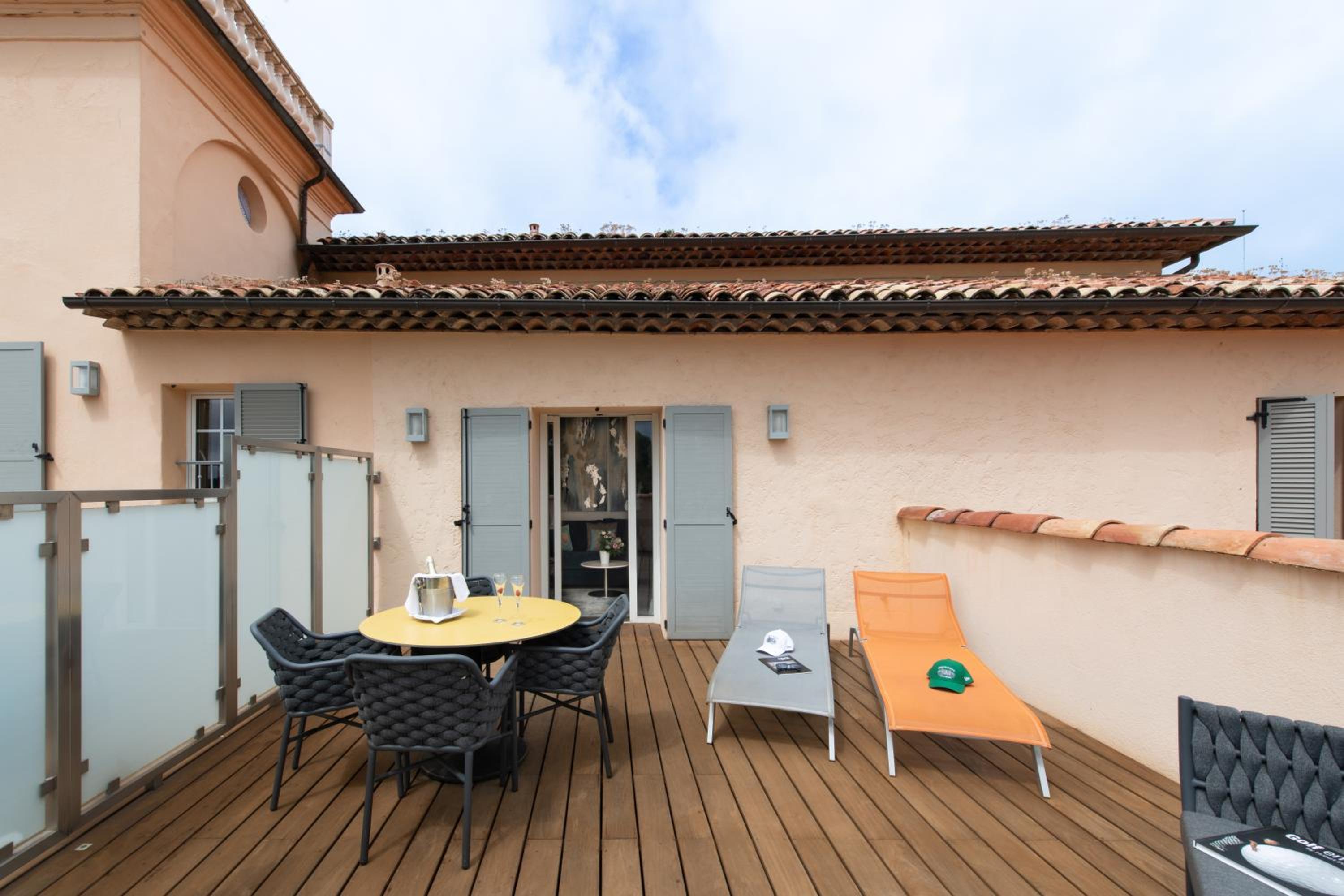 Suite avec Terrasse Suite avec Terrasse
