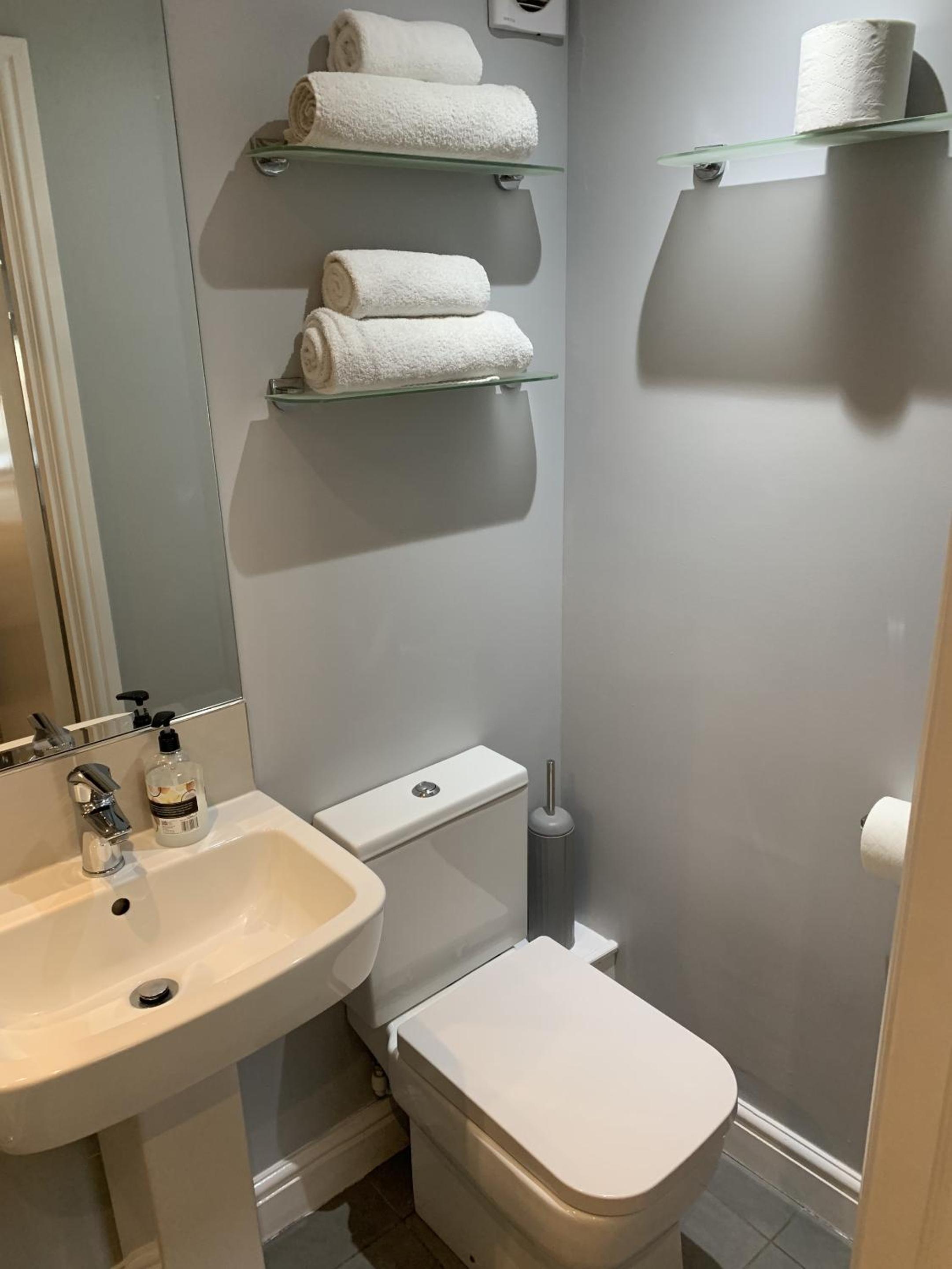 Standard Single Room with Shower photo 2