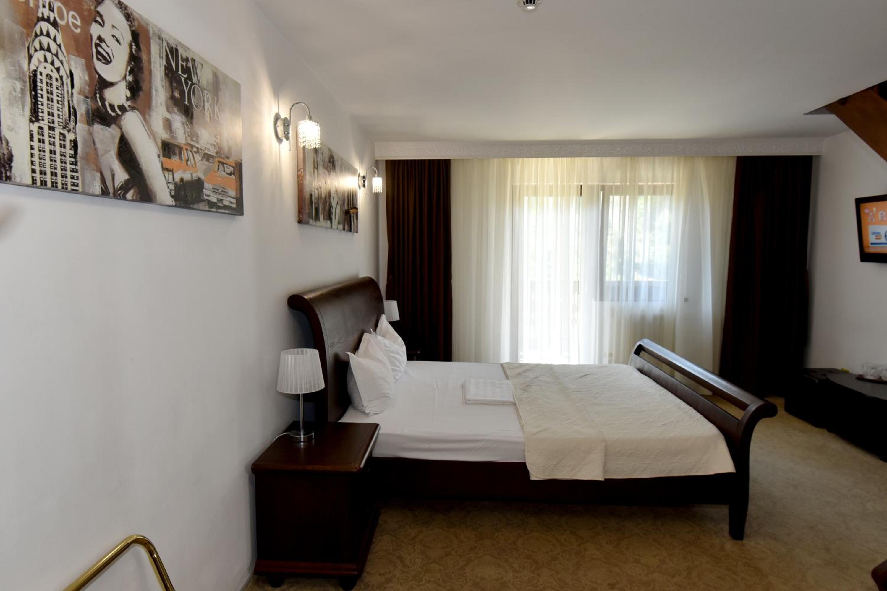 Premium Duplex Suite with Balcony photo 2