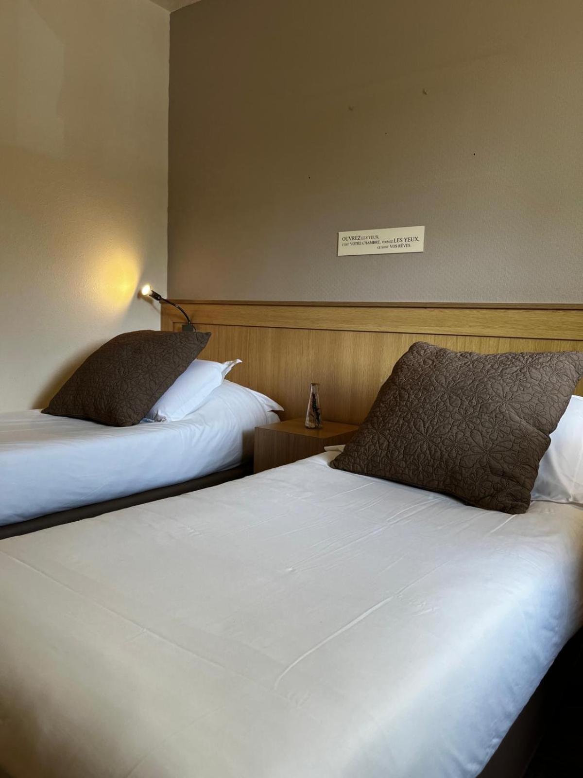 Twin Room - Photo 1