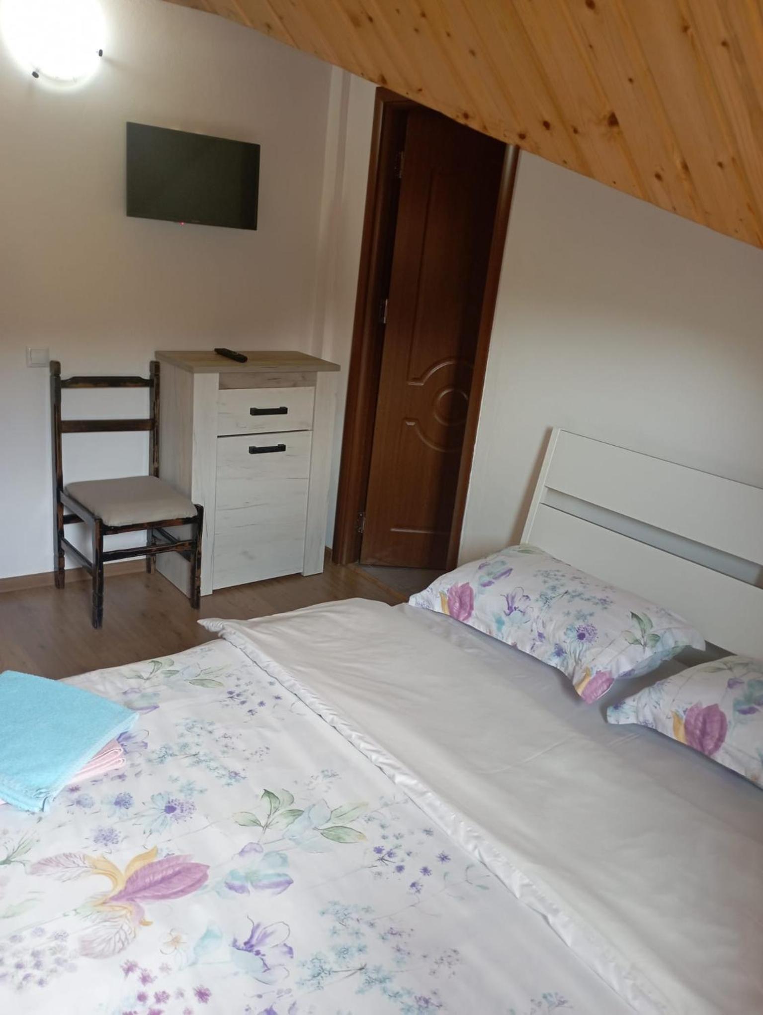 Deluxe Room (2 Adults + 1 Child) photo 3