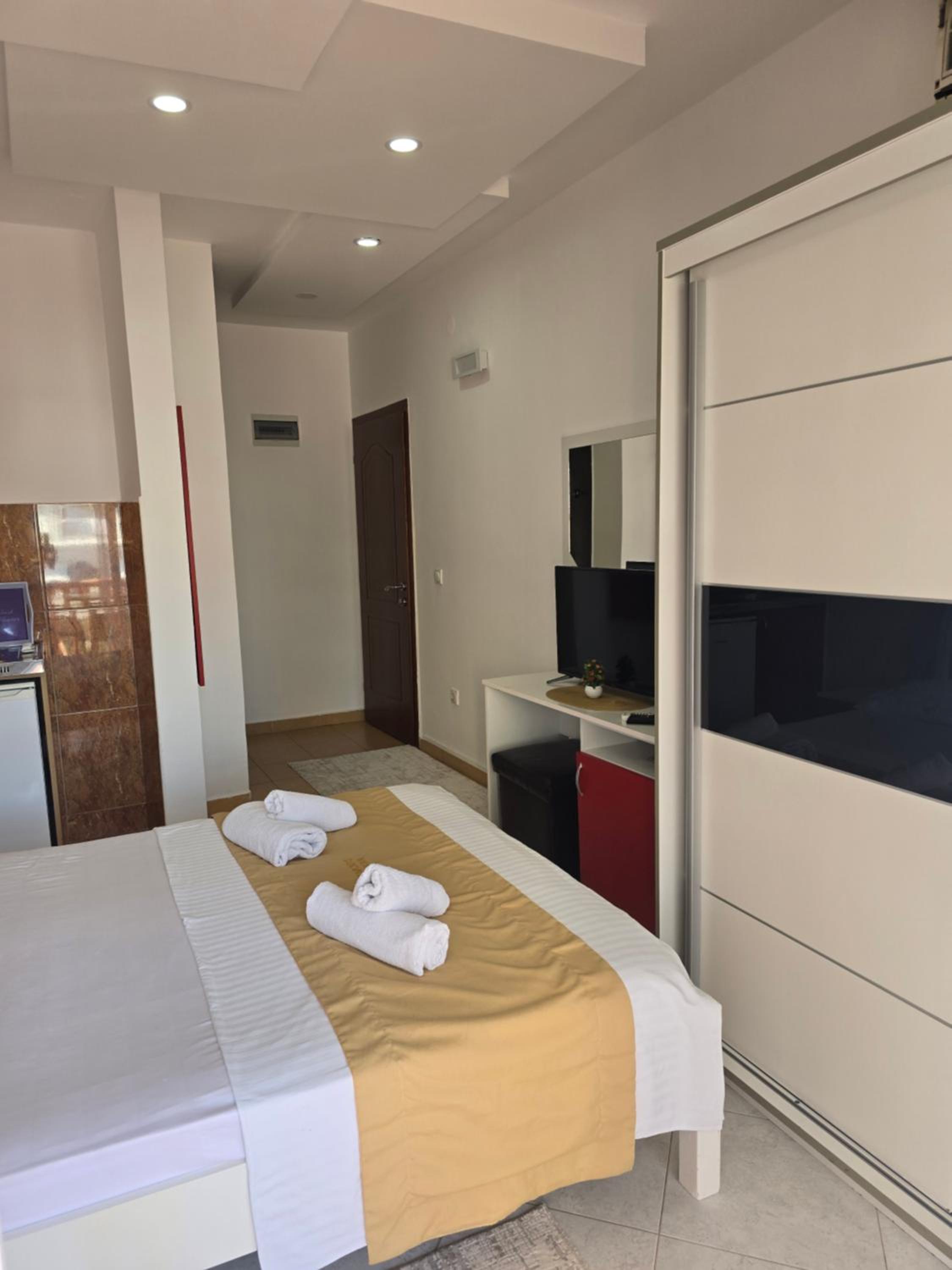 Standard Double Room - Photo 1