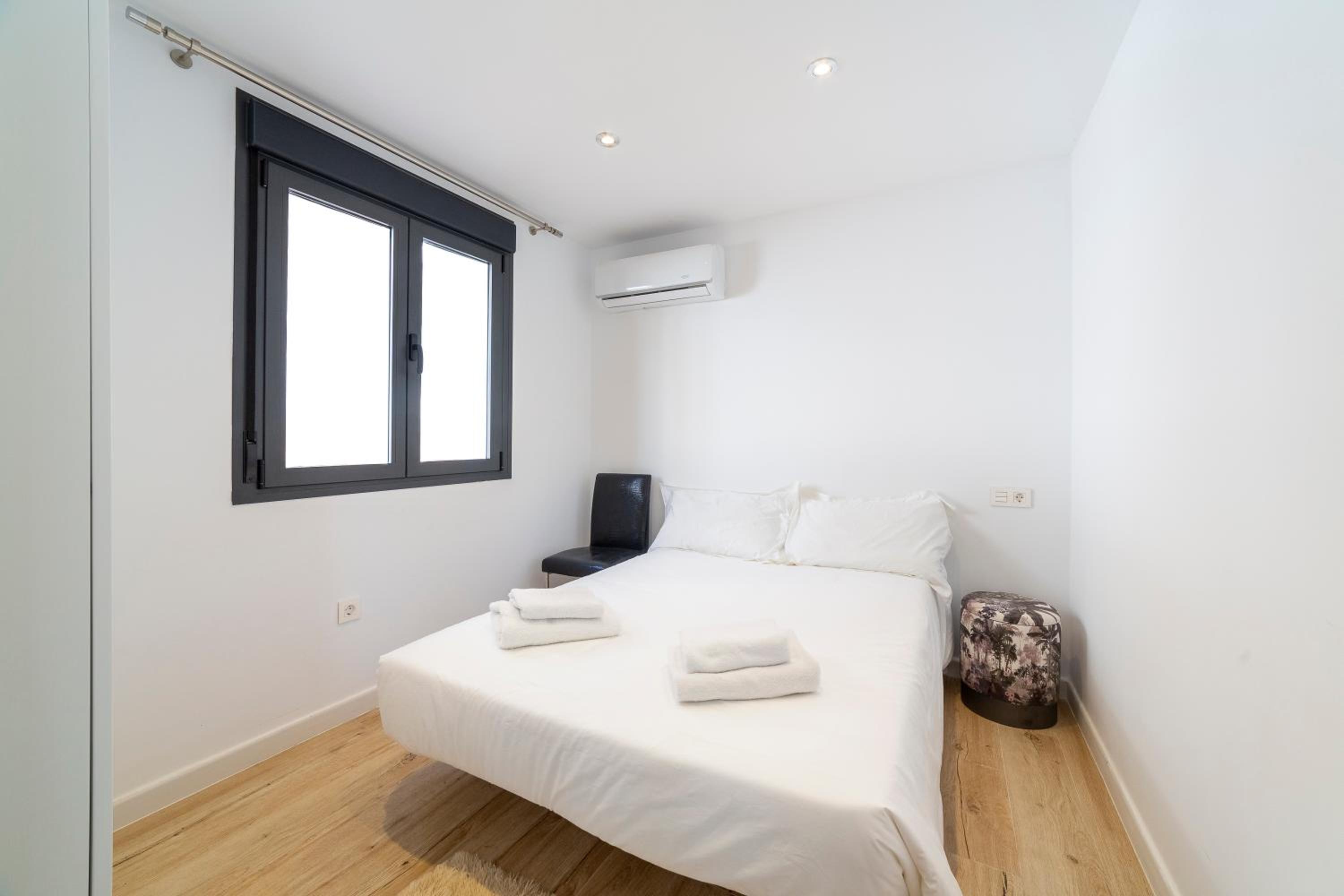 Two-Bedroom Standard Apartment photo 2