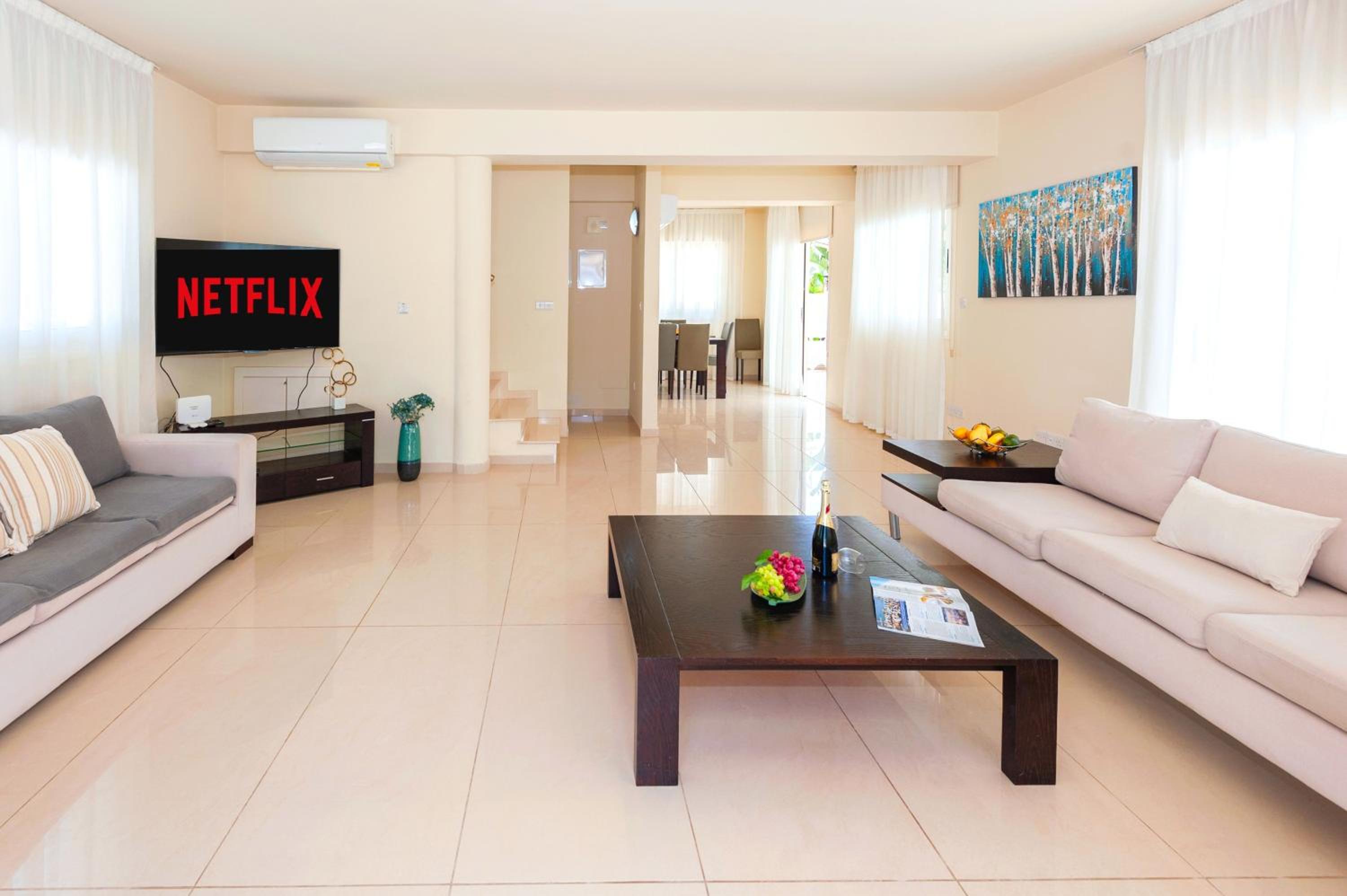 Villa photo 1
