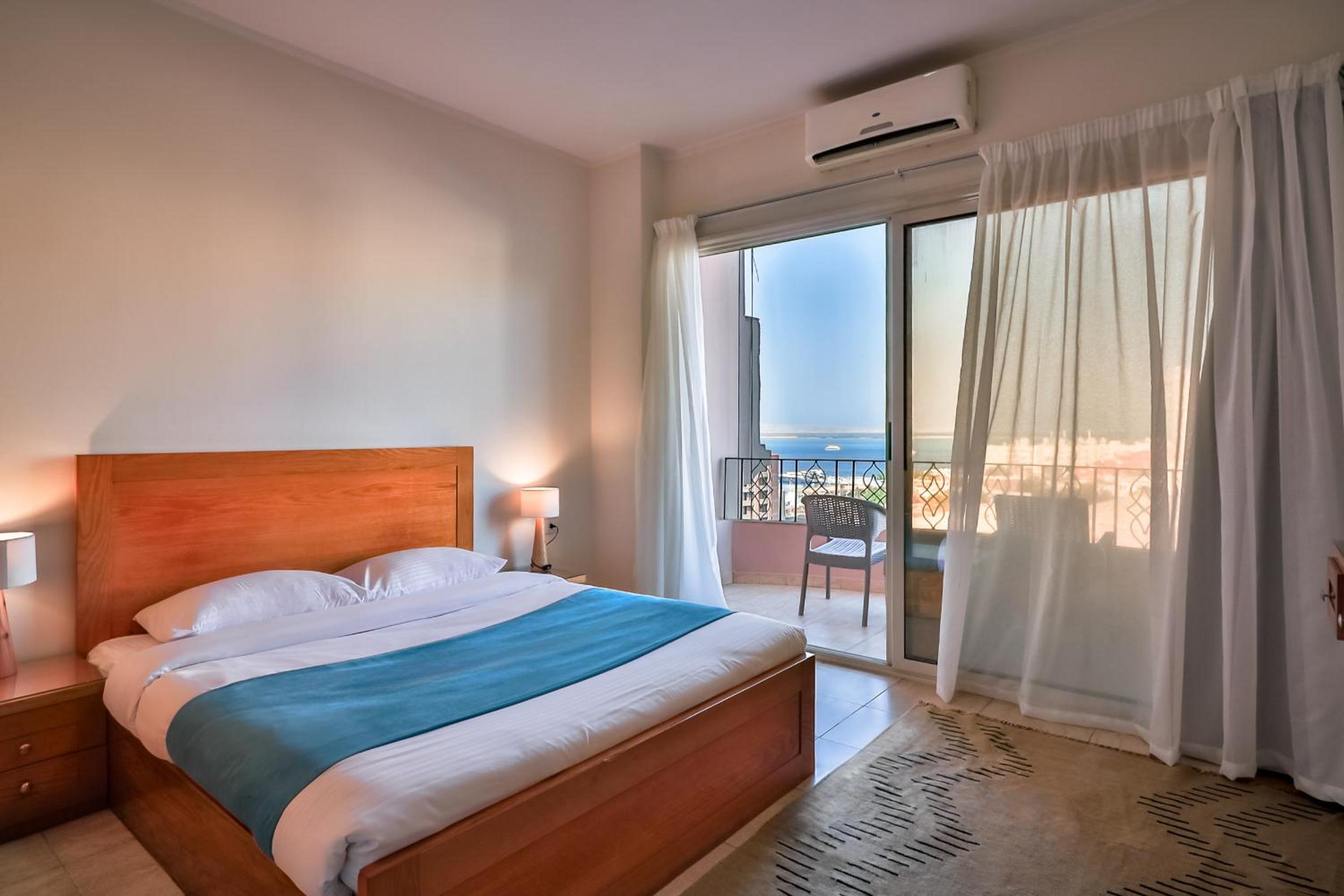Two-Bedroom Apartment with Balcony photo 1