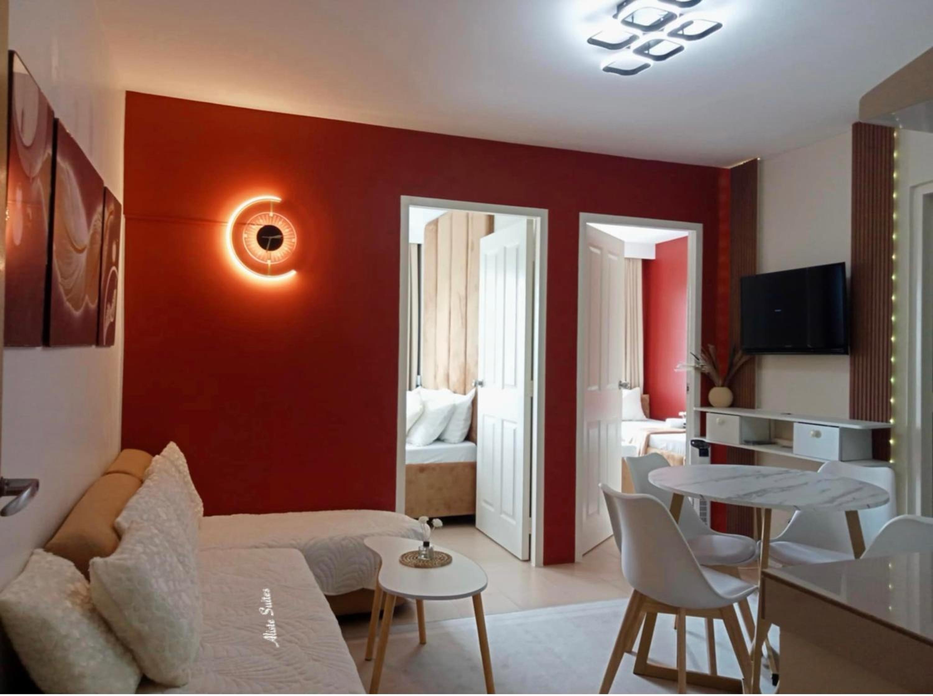 Two-Bedroom Apartment with Mountain View photo 3
