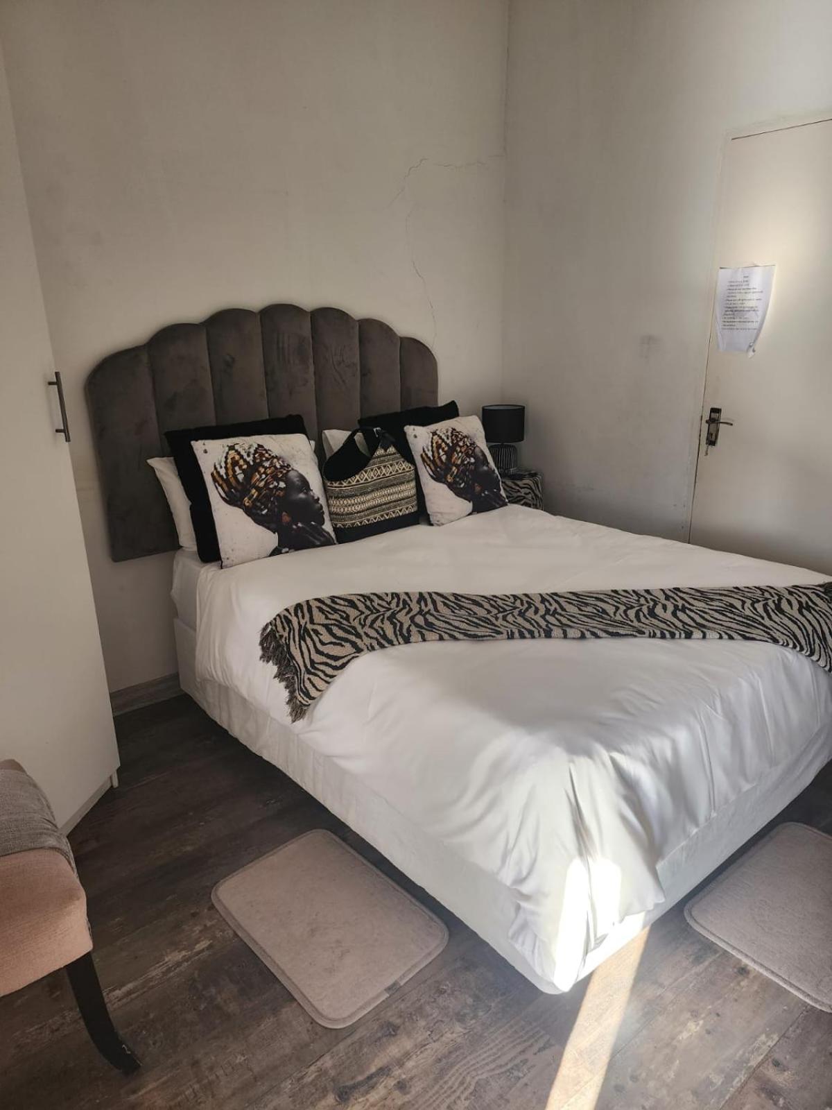 Double Room with Private Bathroom photo 2