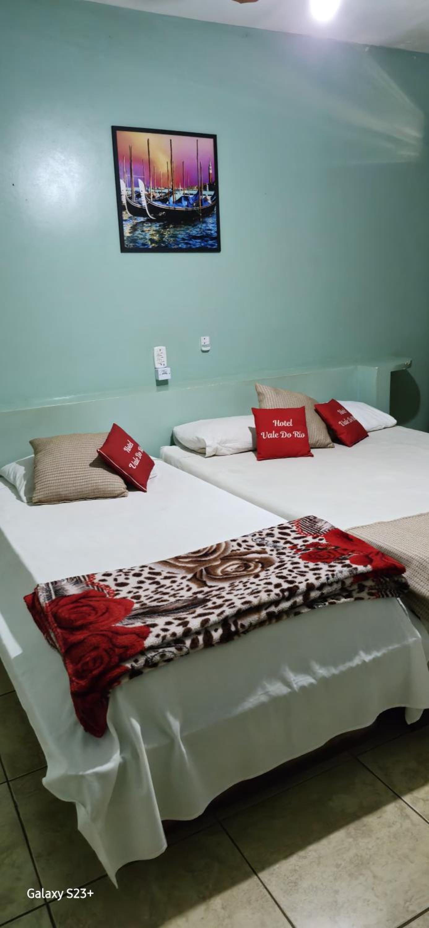 Deluxe Room (1 Adult + 1 Child)
