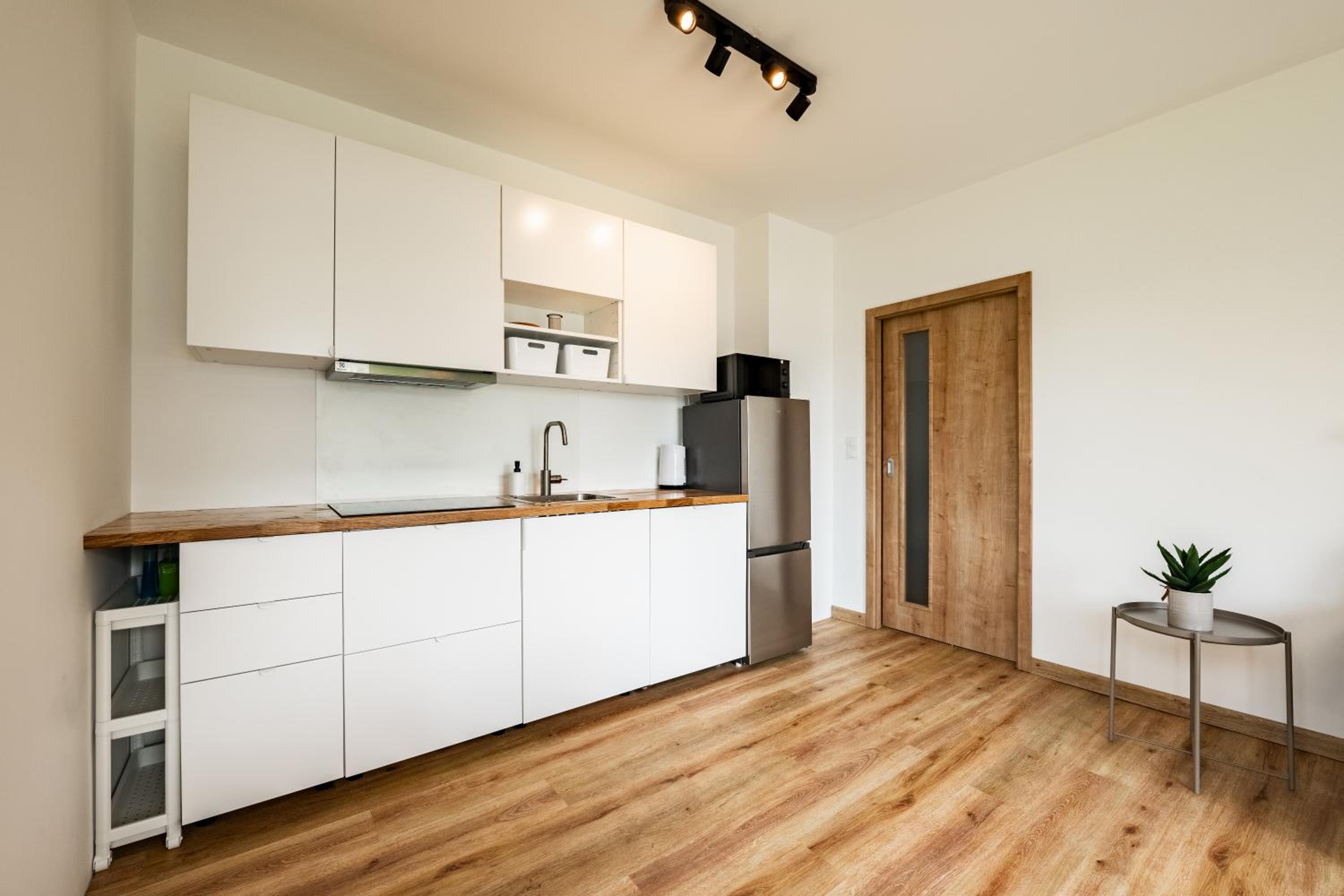 Deluxe Two-Bedroom Apartment With Garden View photo 2