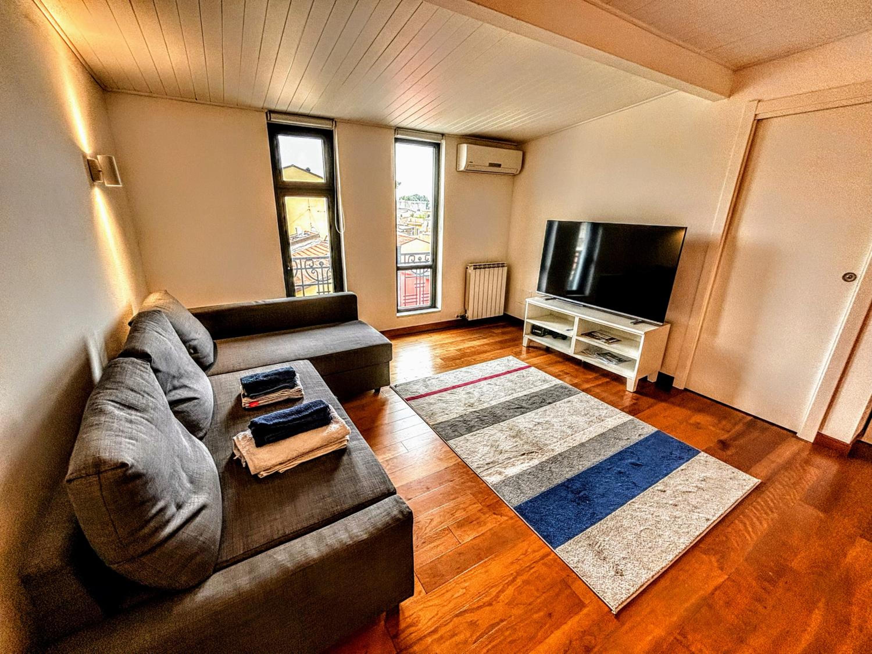 One-Bedroom Apartment