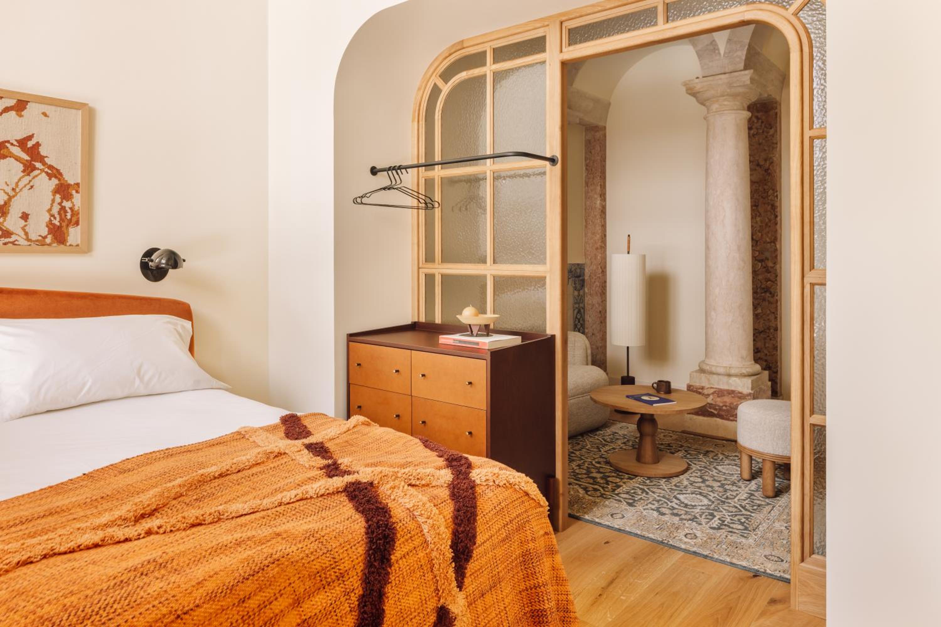 Convent Apartment - Photo 13