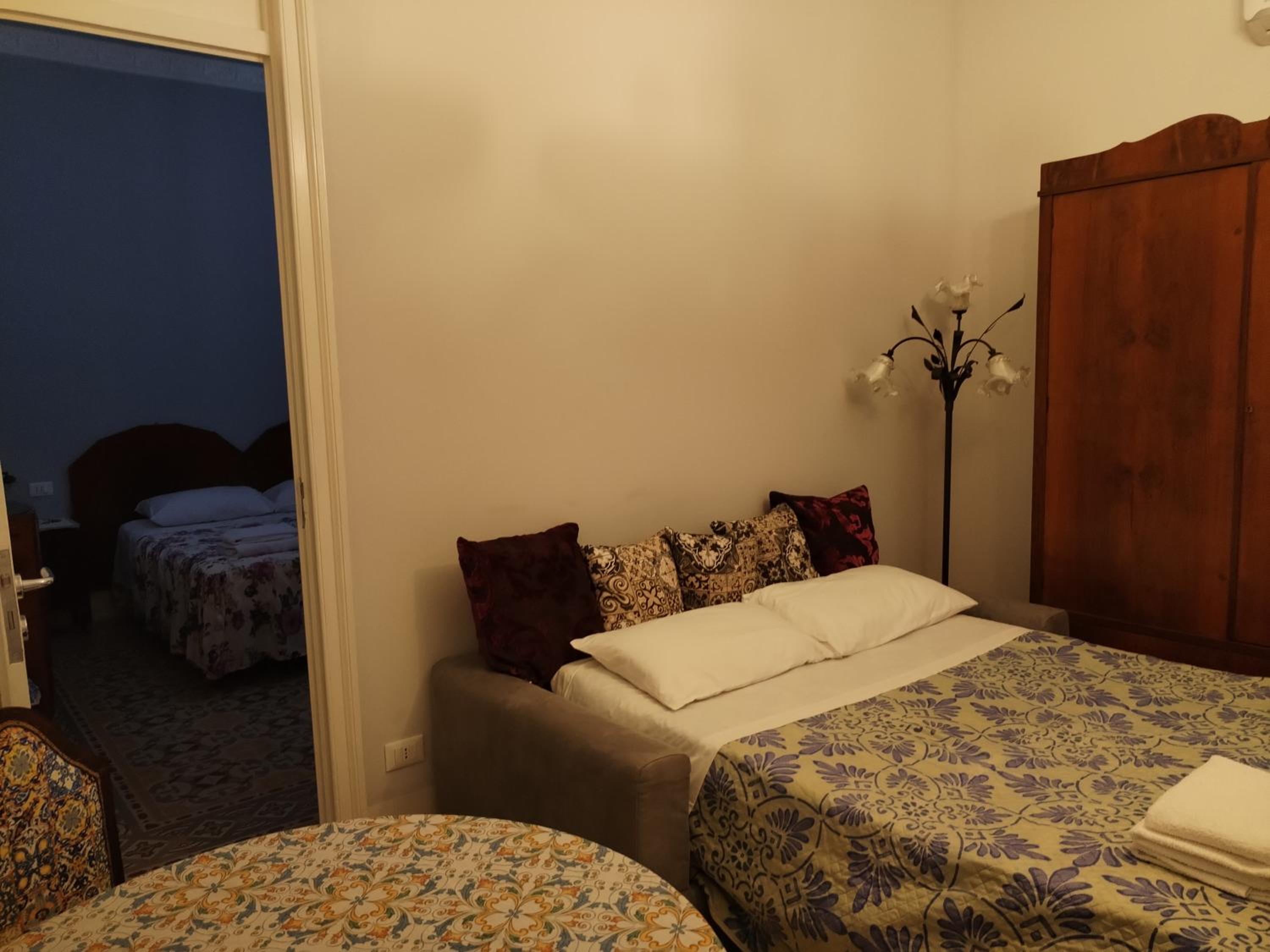 Triple Room with Private External Bathroom