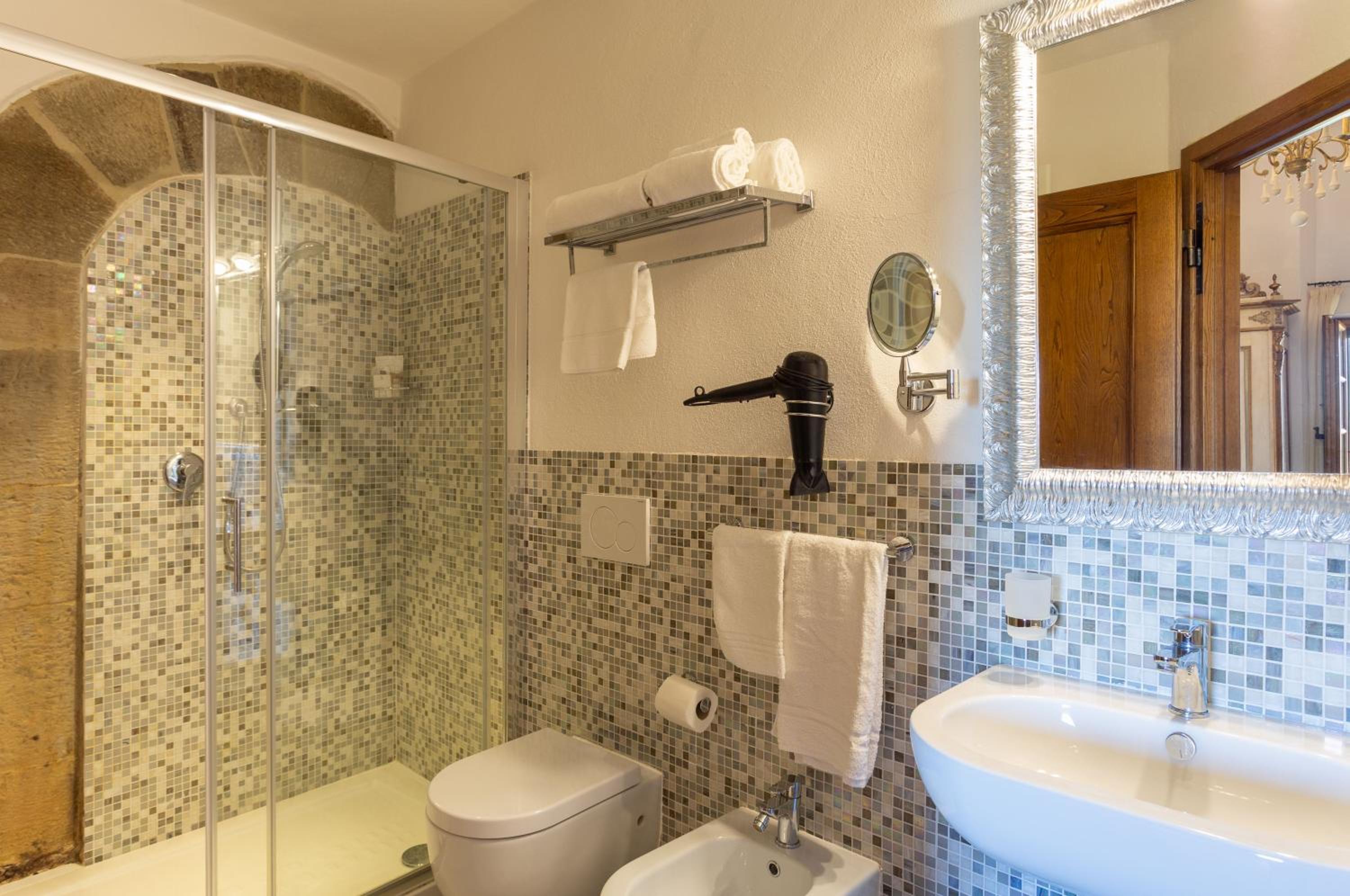Double Room with Private Bathroom photo 3