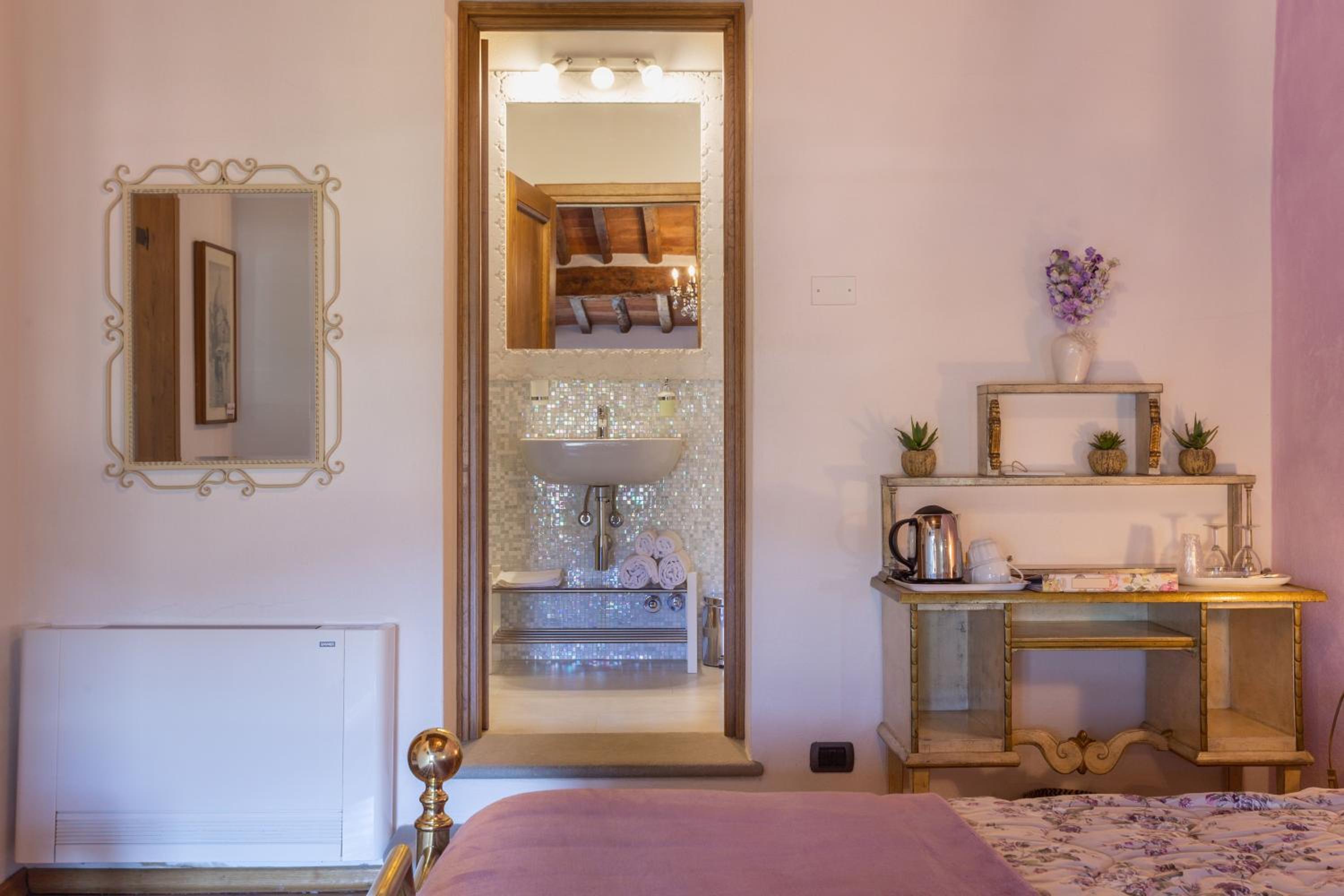 Double Room with Private Bathroom photo 3