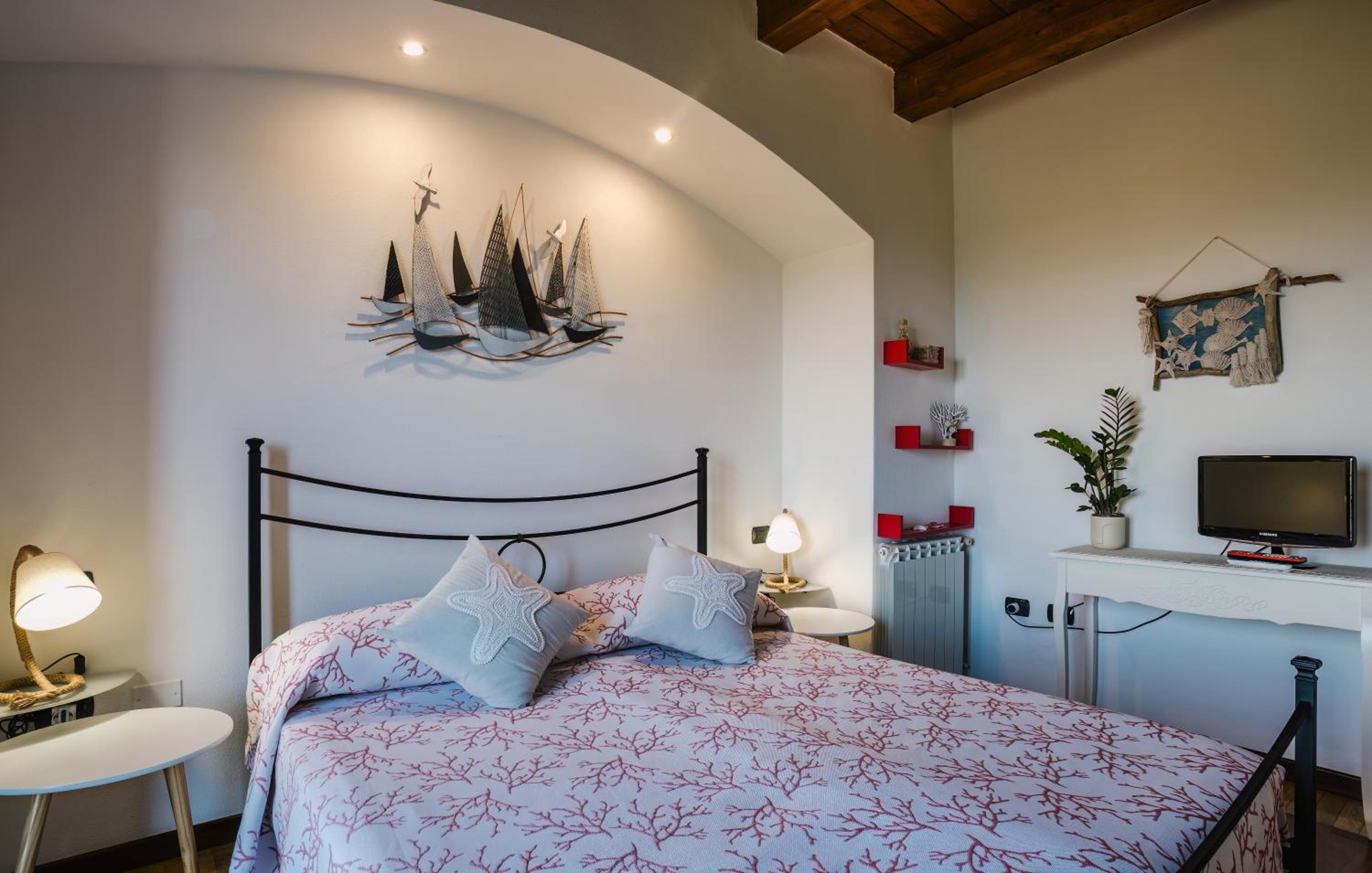 Double Room With Private External Bathroom photo 3