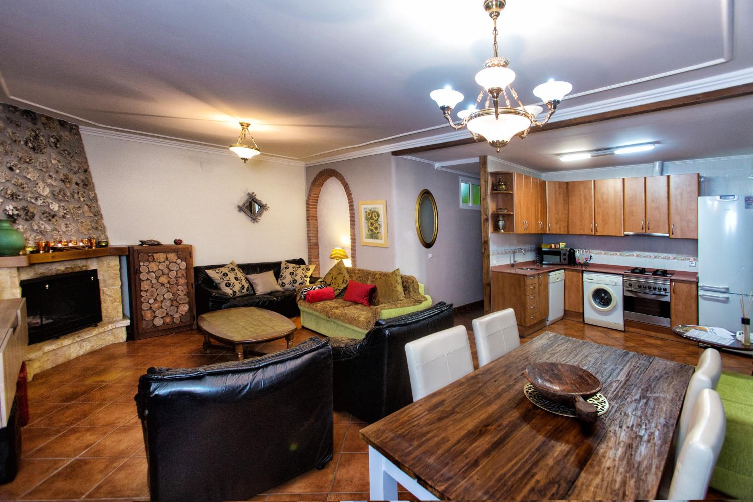 Two-Bedroom House (2-6 Adults) - Photo 43
