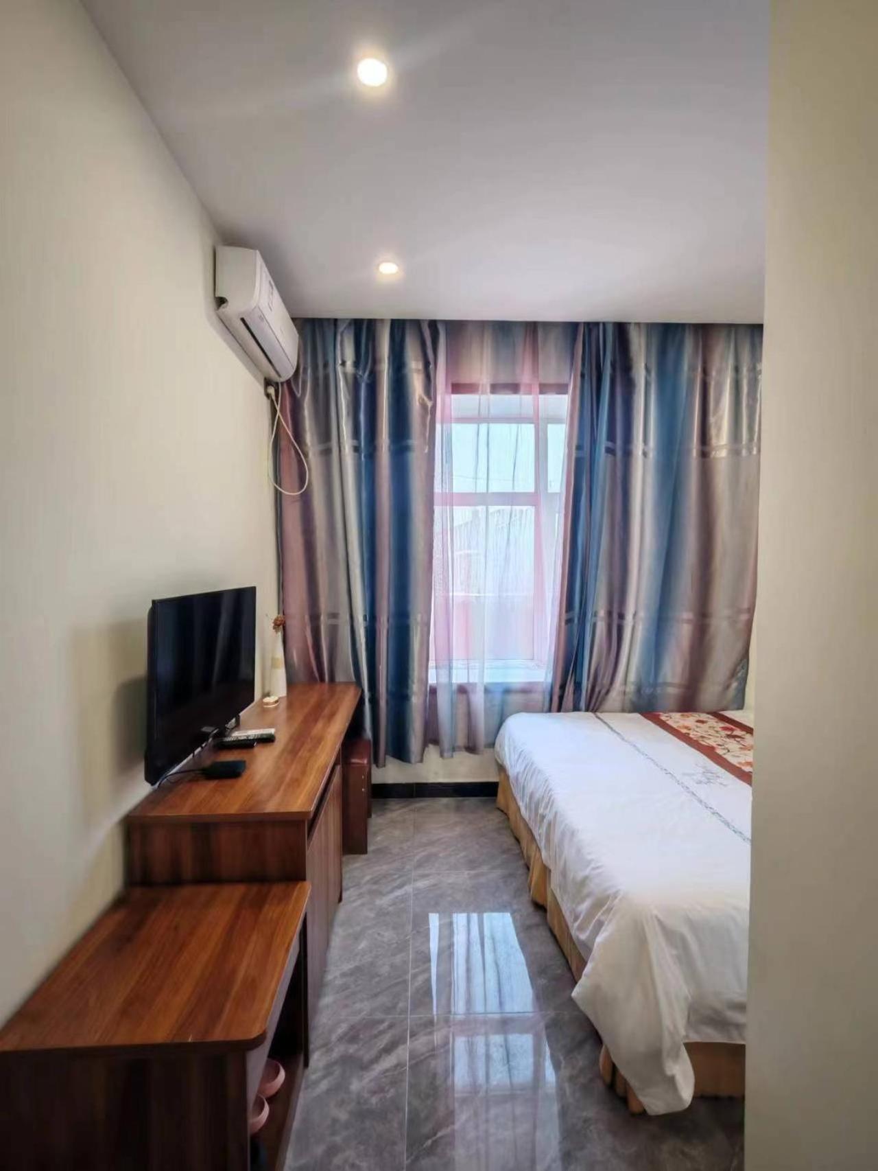 Standard Queen Room photo 2